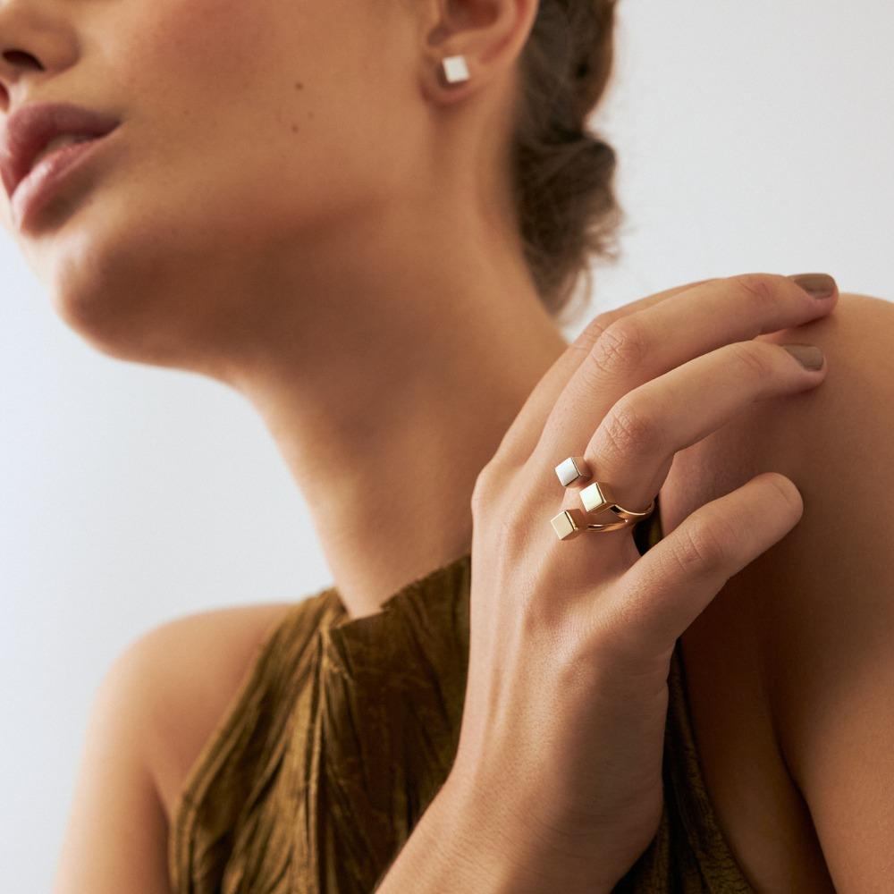 Presenting the 14K Solid Gold Open Ring, an embodiment of Orena Jewelry's commitment to unmatched finesse. Every ring is intricately handcrafted, emanating a blend of luxury with modern grace, making it a prime pick for those in pursuit of daily