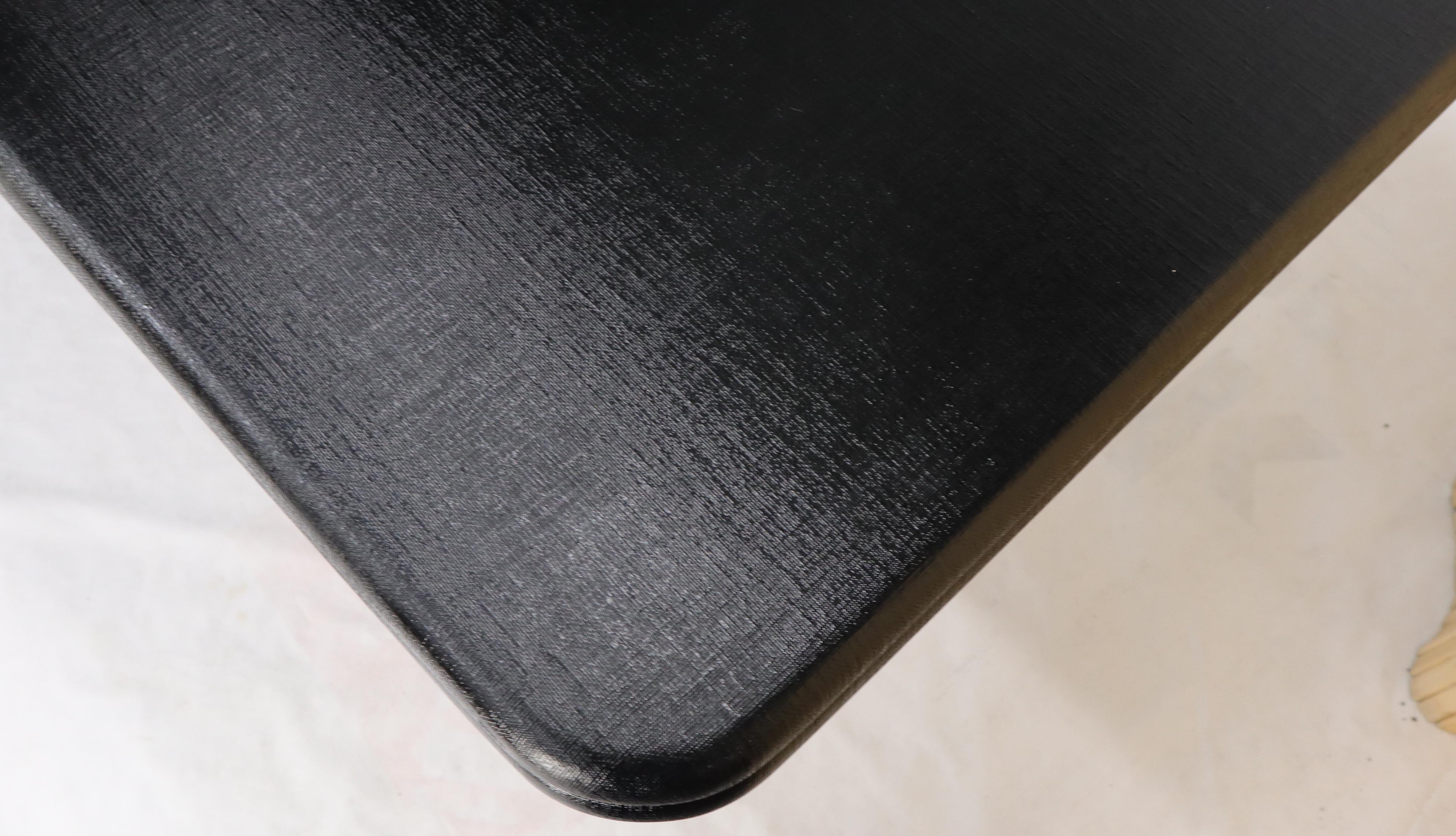 Table de salle à manger extra longue à triple base cylindrique laquée et enveloppée de tissu en vente 8