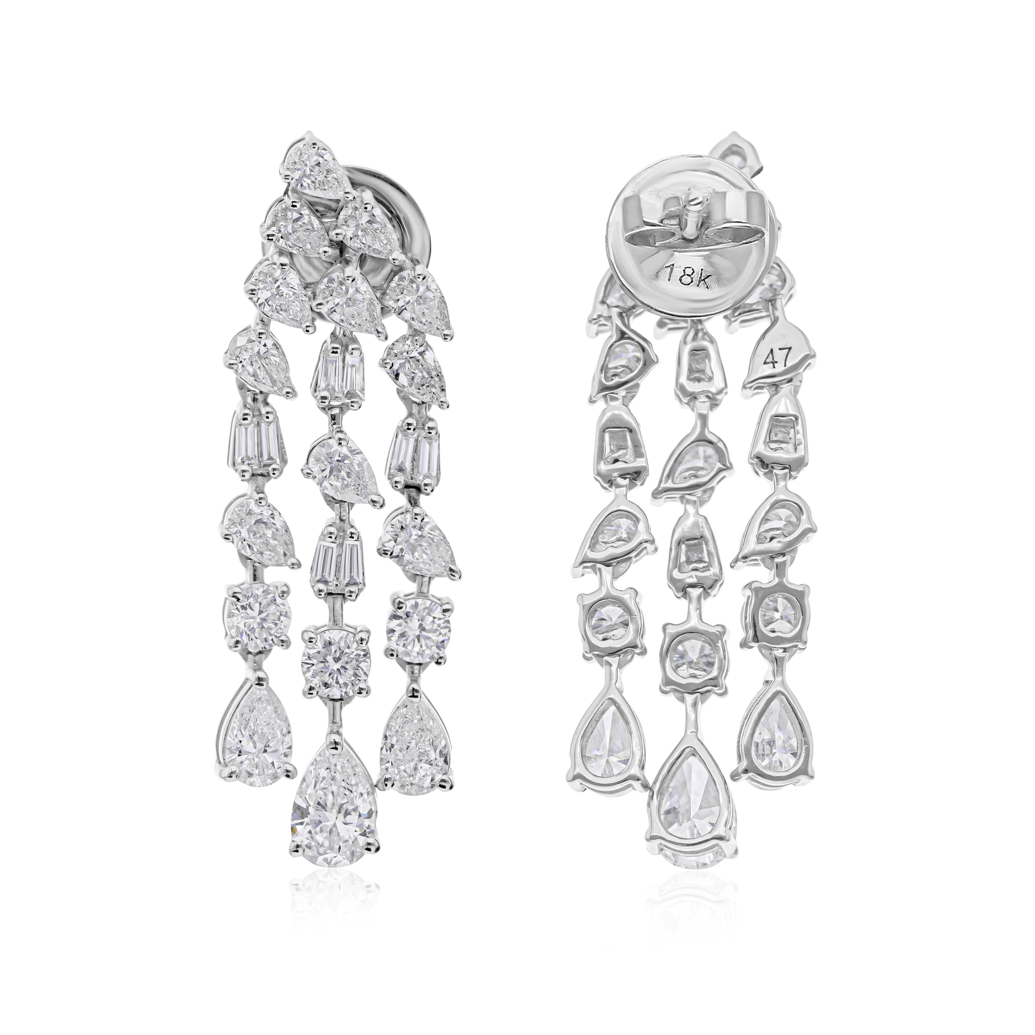 Dreifach Tropfen 3,11 Karat SI/HI Natürliche Diamant Ohrringe 18k Solid White Gold im Zustand „Neu“ im Angebot in Diera, Dubai