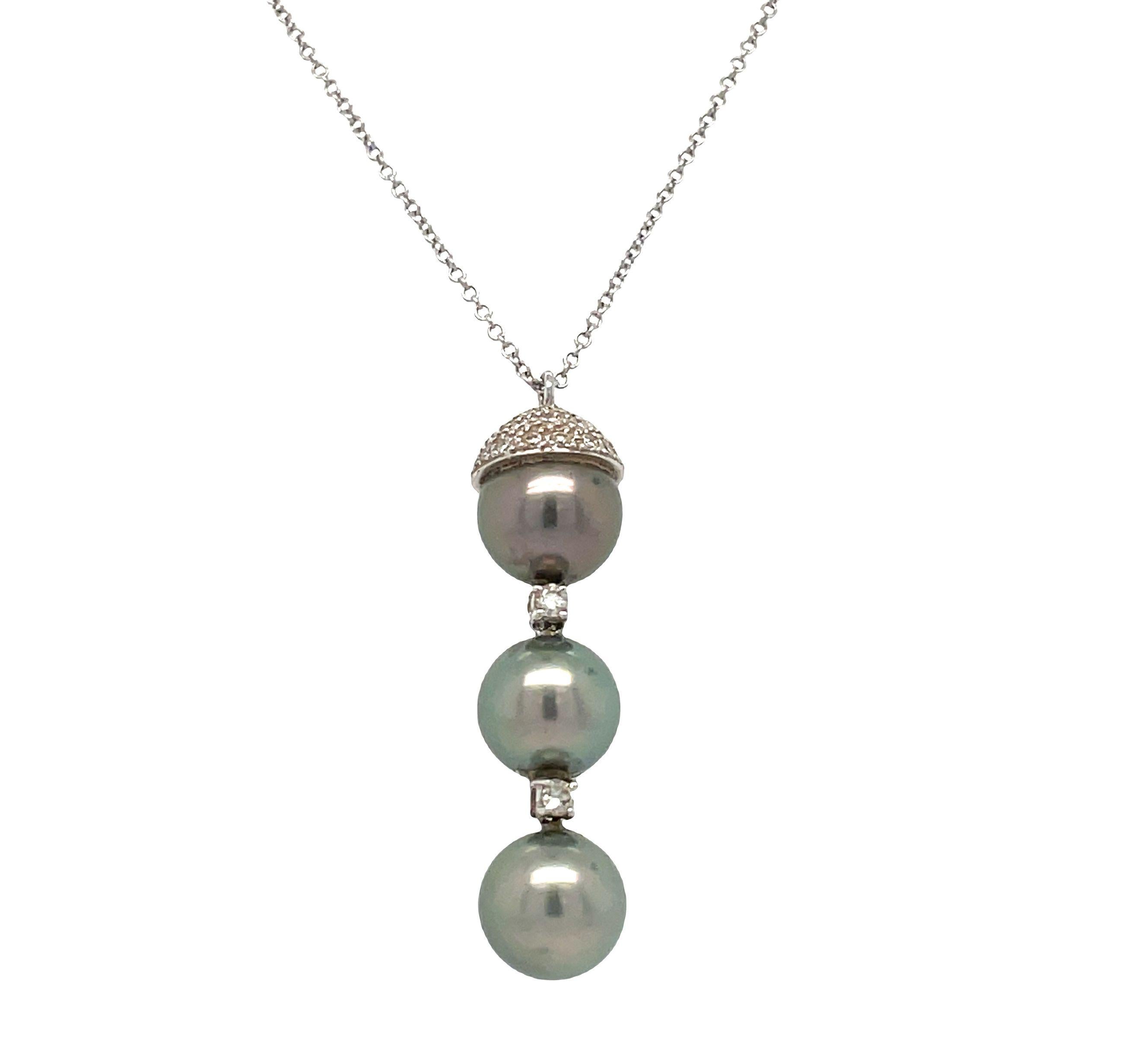 Modern Triple Drop Pearl and Diamond Dangle Pendant Necklace For Sale