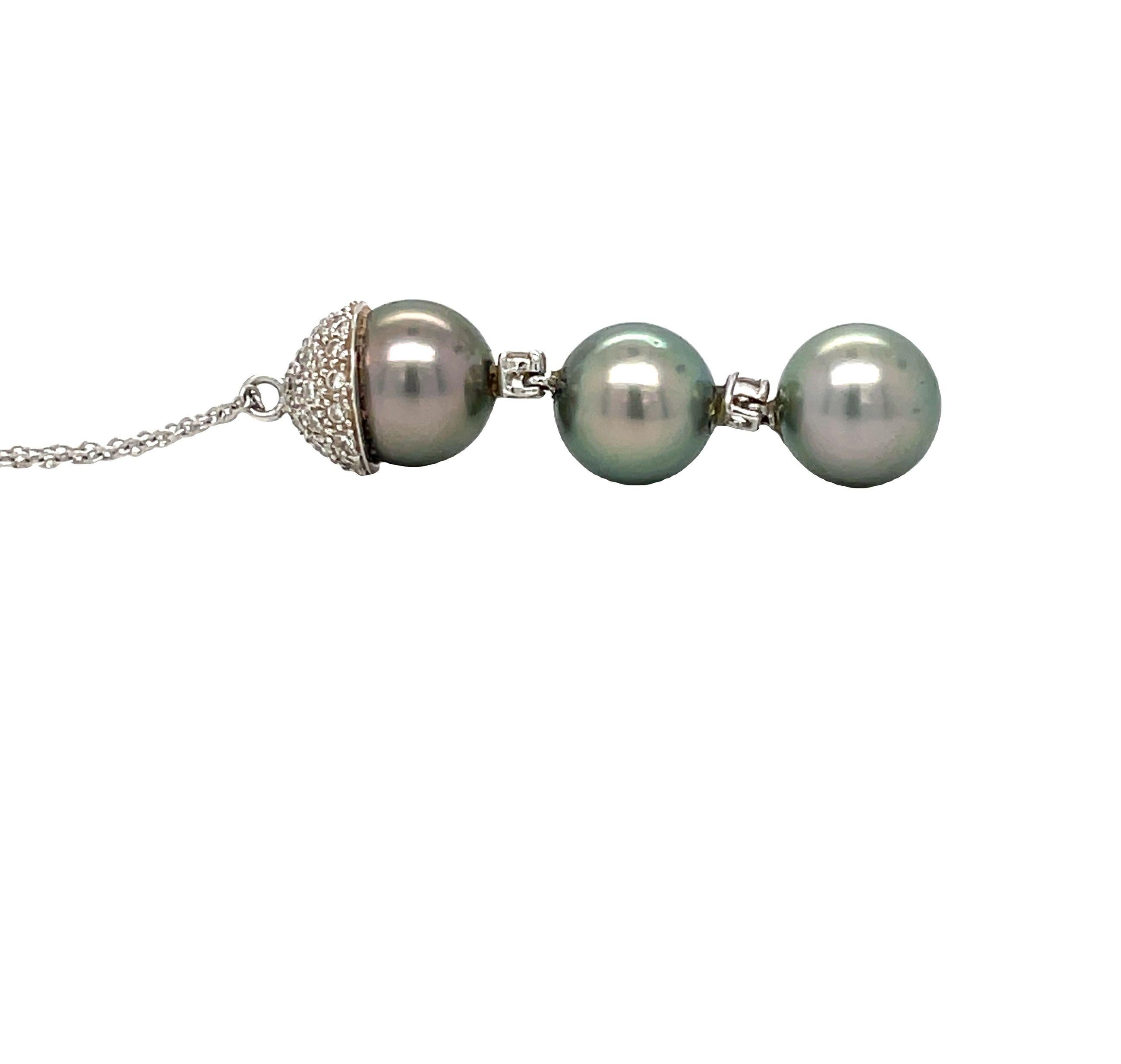Round Cut Triple Drop Pearl and Diamond Dangle Pendant Necklace For Sale