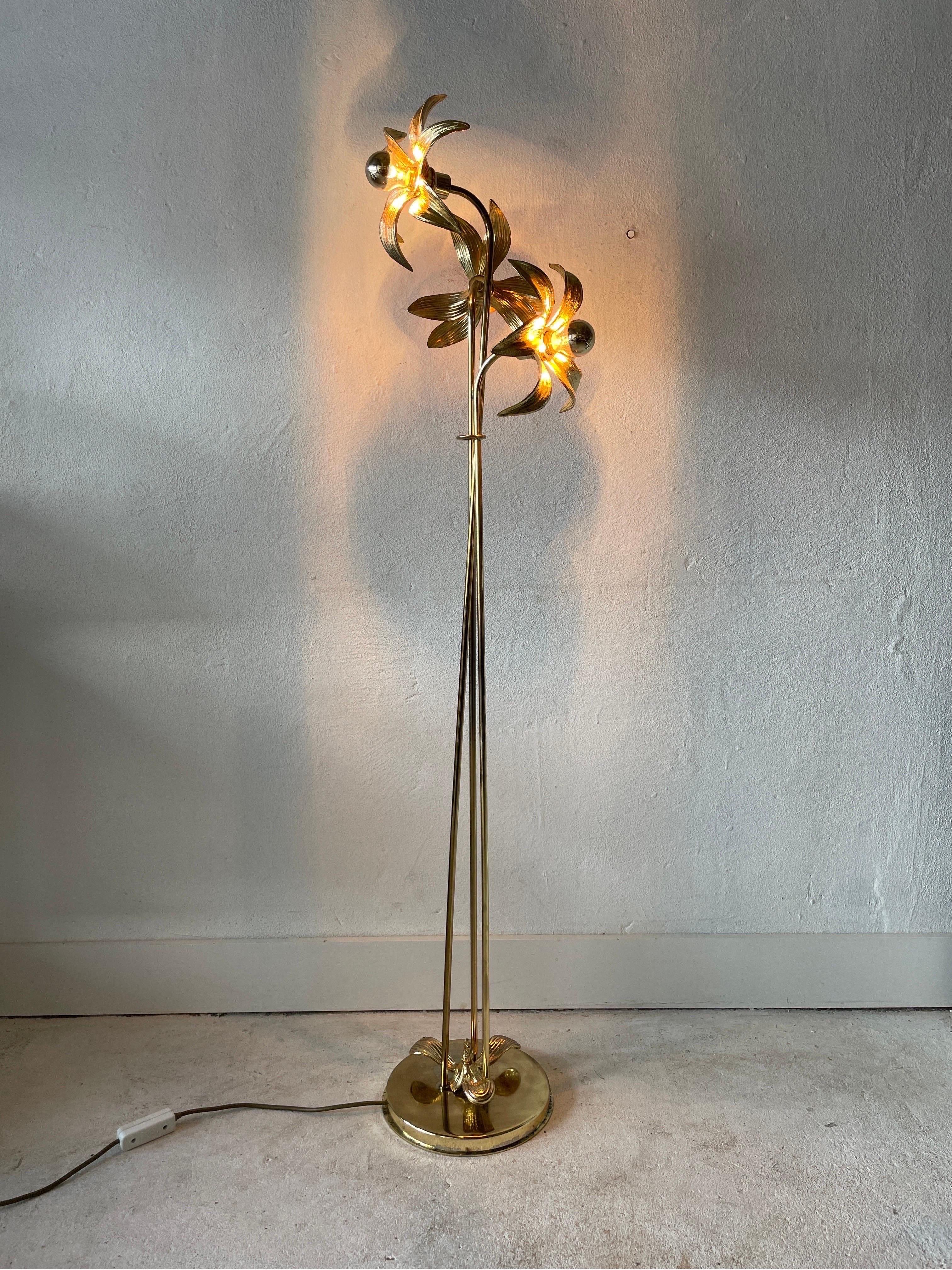 Triple Flower Shade Brass Floor Lamp by Willy Daro for Massive, 1970s, Germany For Sale 2