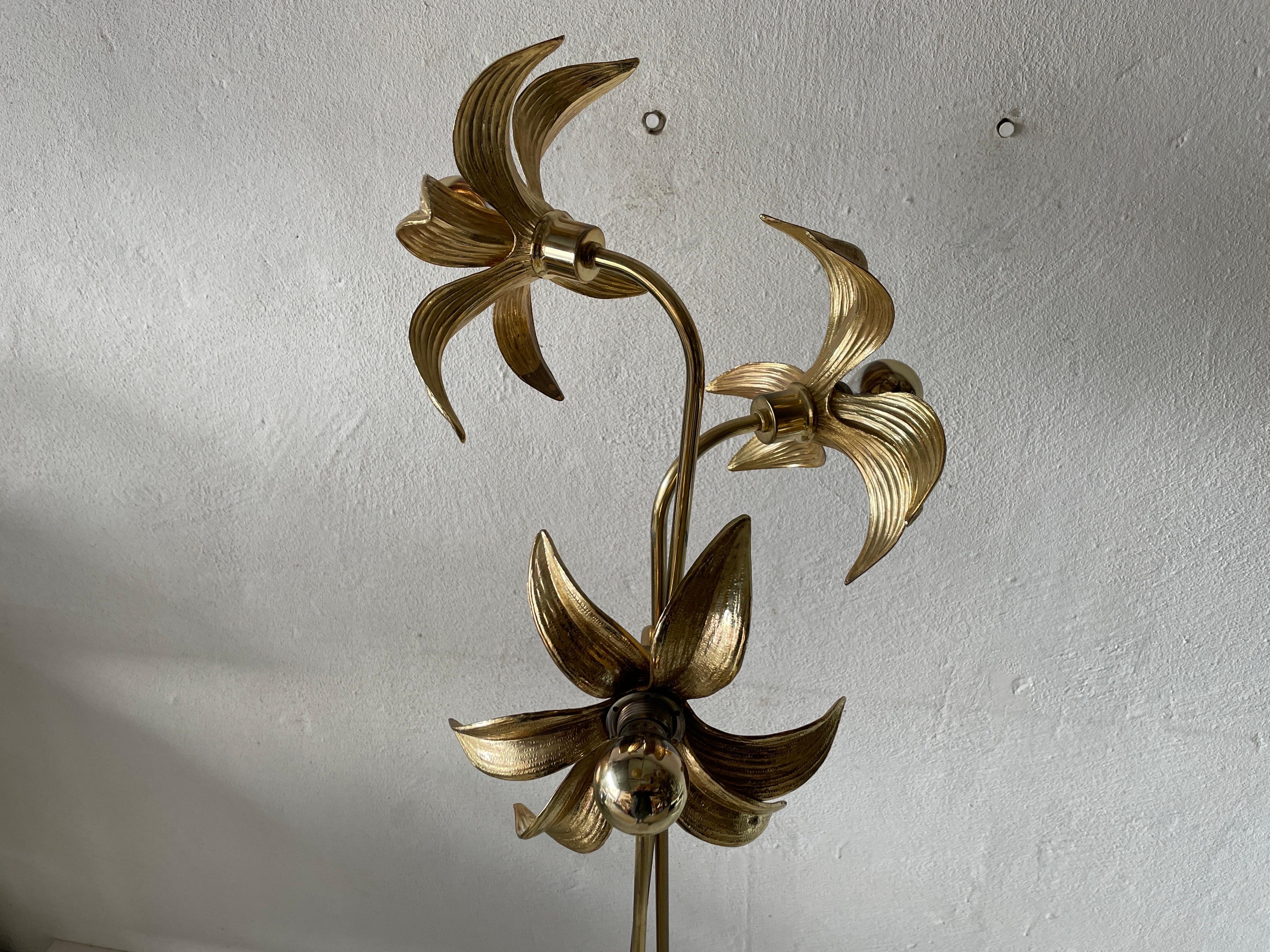 Triple Flower Shade Brass Floor Lamp by Willy Daro for Massive, 1970s, Germany In Good Condition For Sale In Hagenbach, DE
