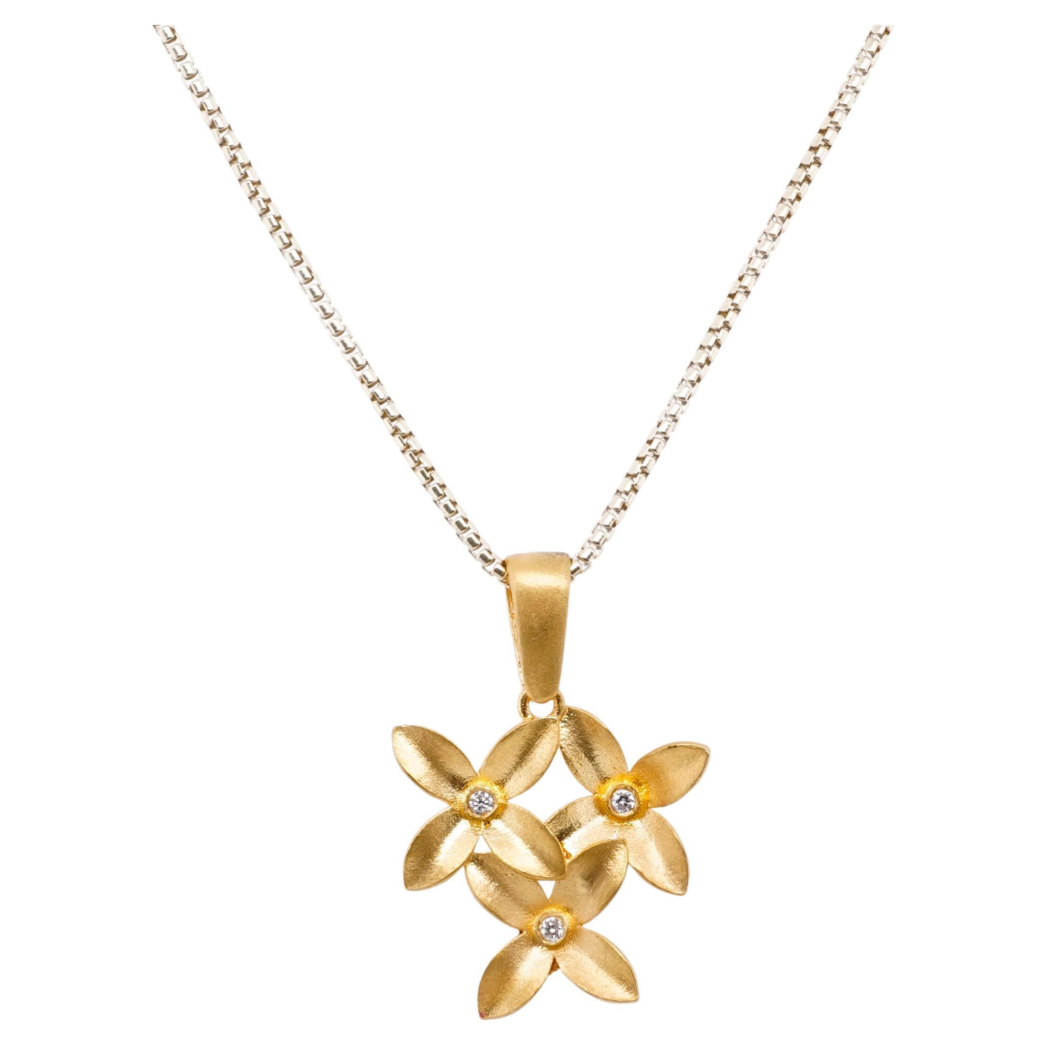 four petal flower necklace