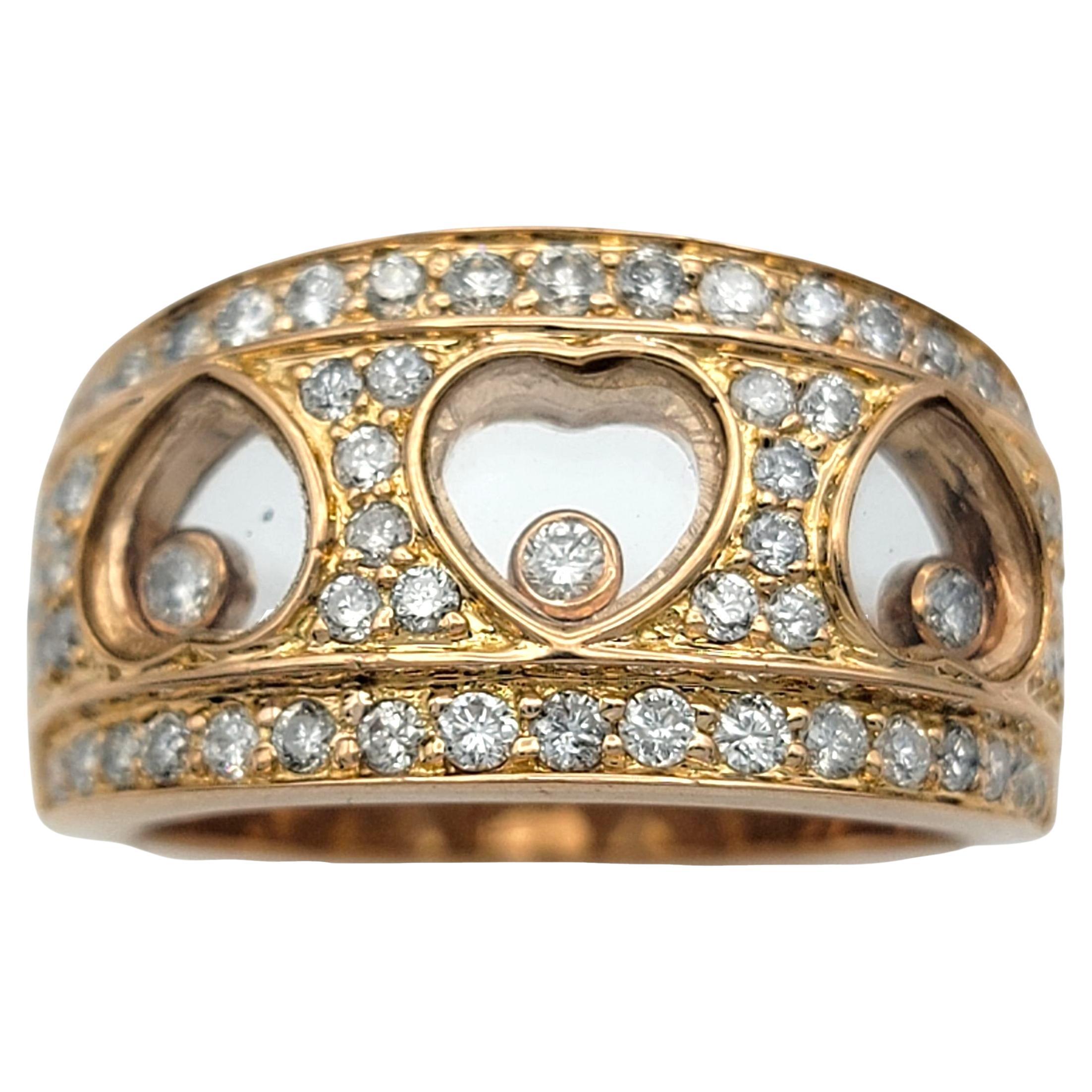 Donna Anello a fascia con diamante fluttuante e triplo cuore in oro rosa lucido 18 carati in vendita