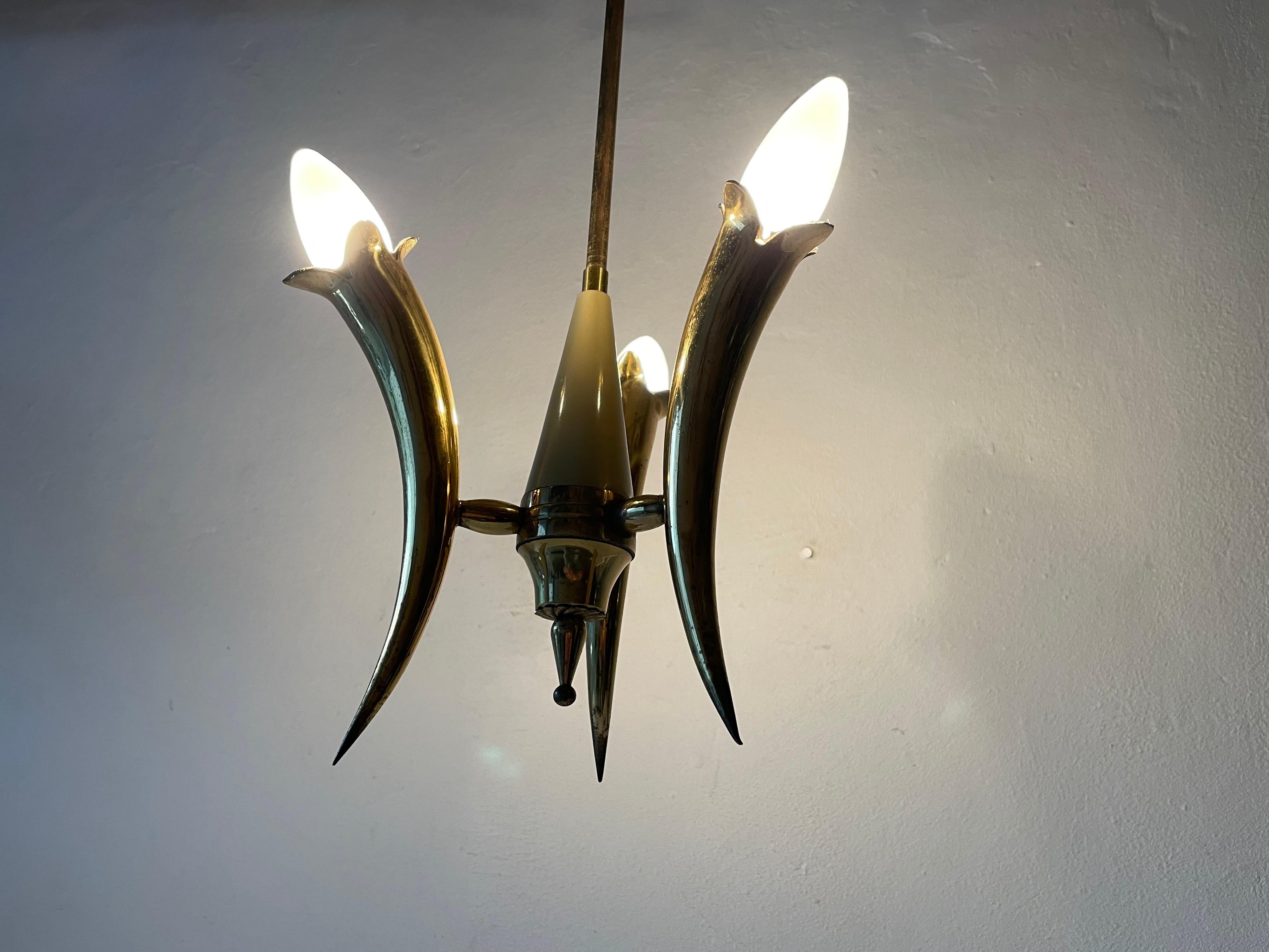 Triple Horn Brass Shade Mid-Century Modern Chandelier, 1950s, Italy For Sale 6