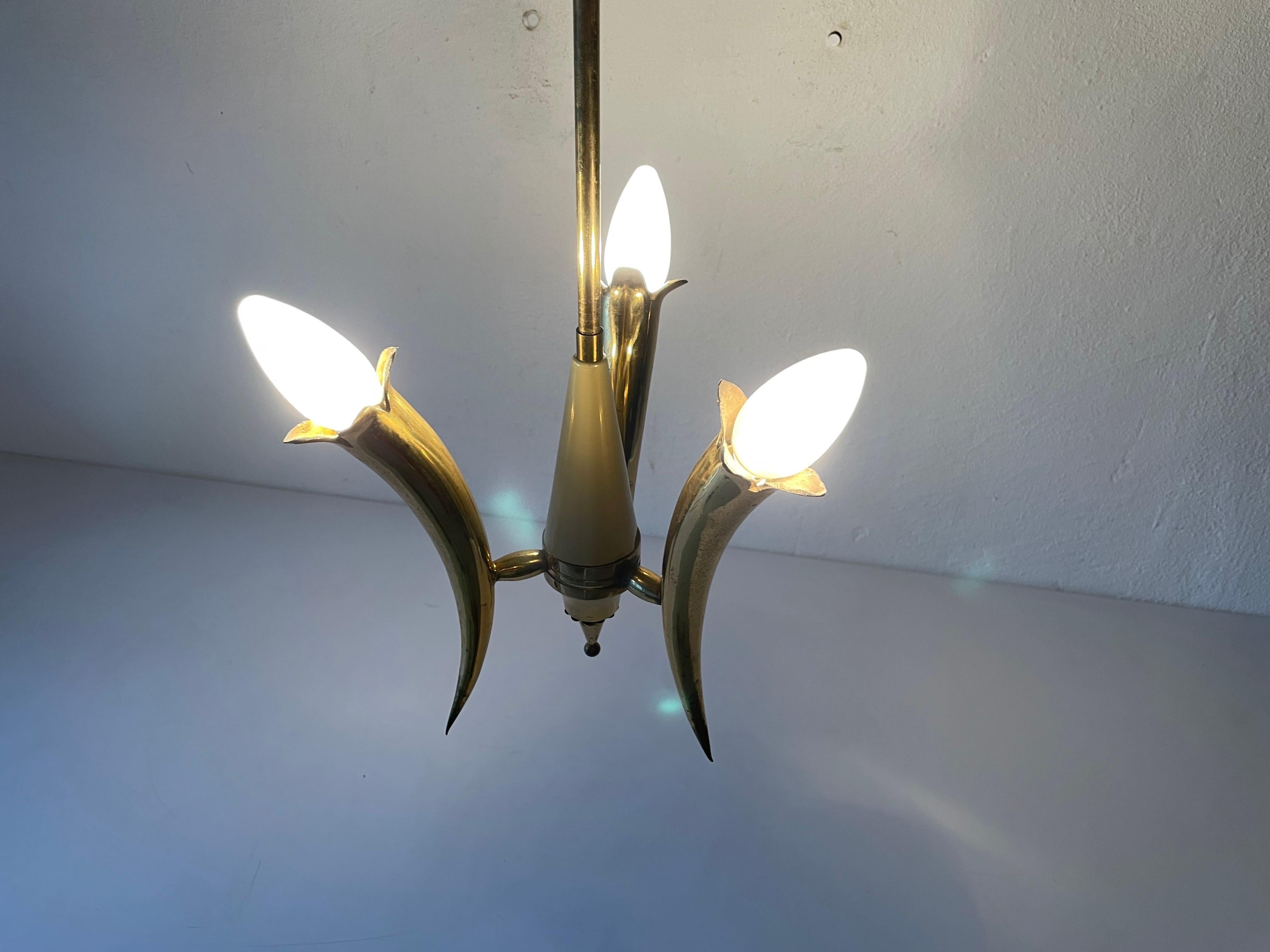 Triple Horn Brass Shade Mid-Century Modern Chandelier, 1950s, Italy For Sale 8