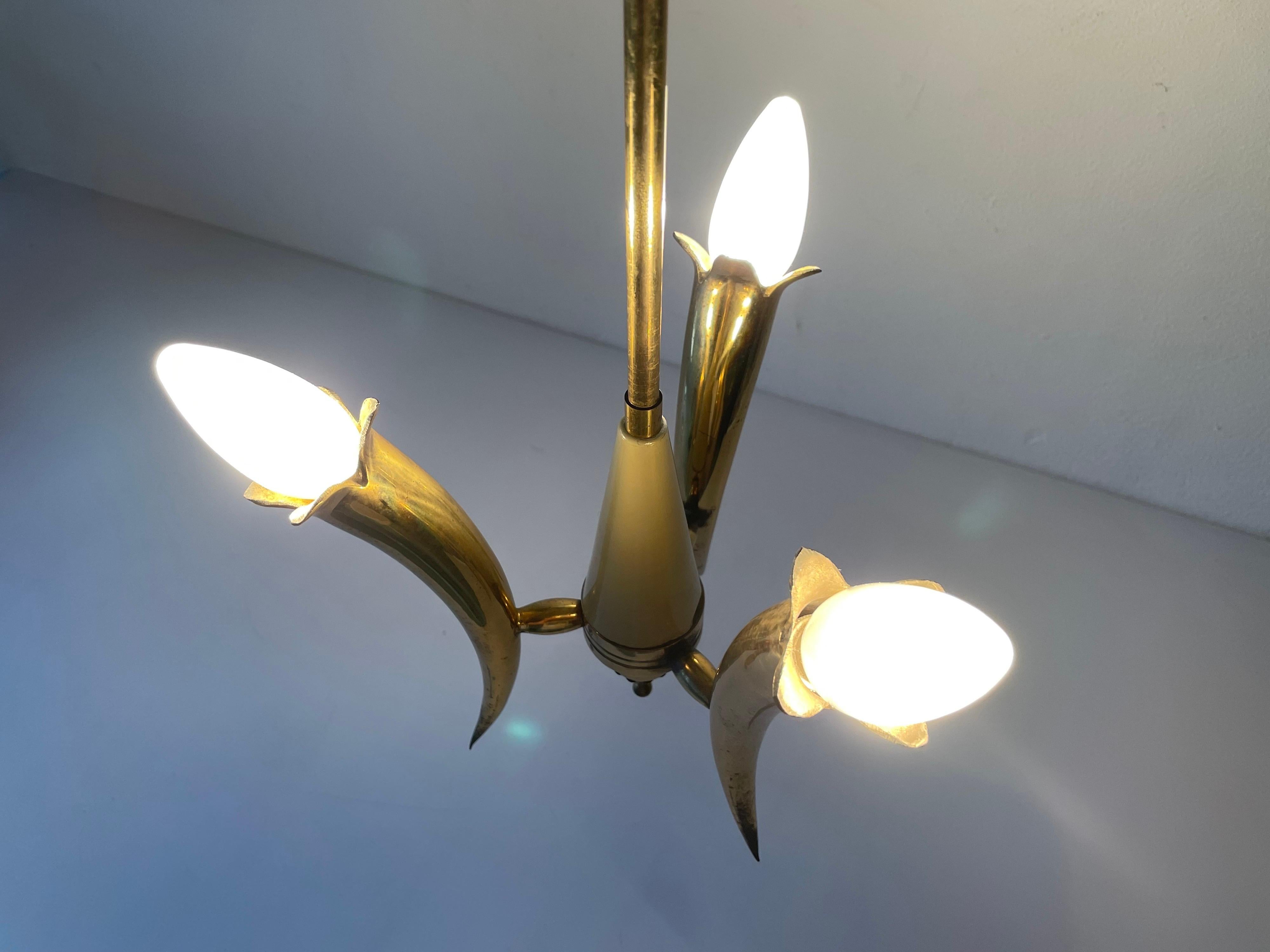 Triple Horn Brass Shade Mid-Century Modern Chandelier, 1950s, Italy For Sale 11