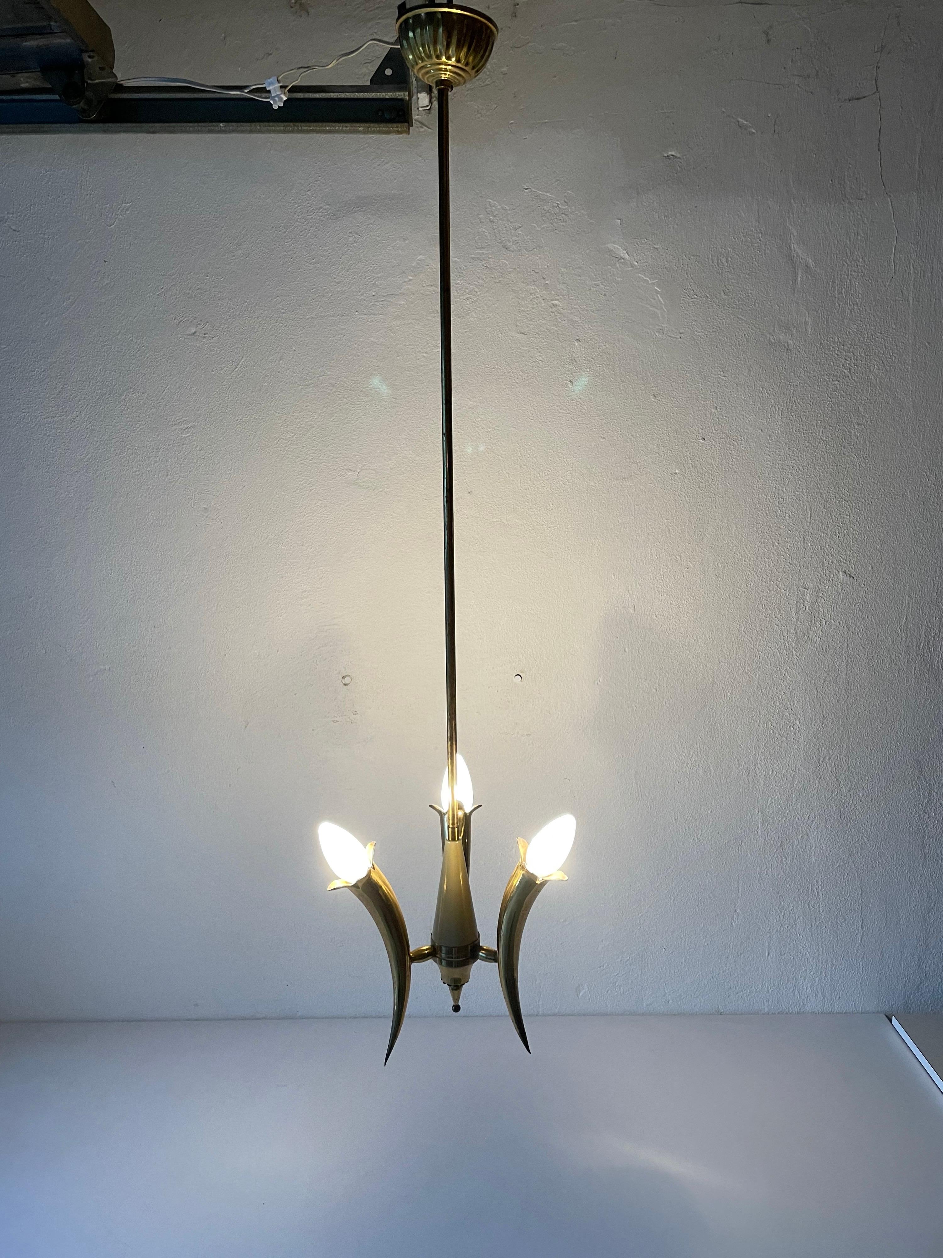 Triple Horn Brass Shade Mid-Century Modern Chandelier, 1950s, Italy For Sale 12