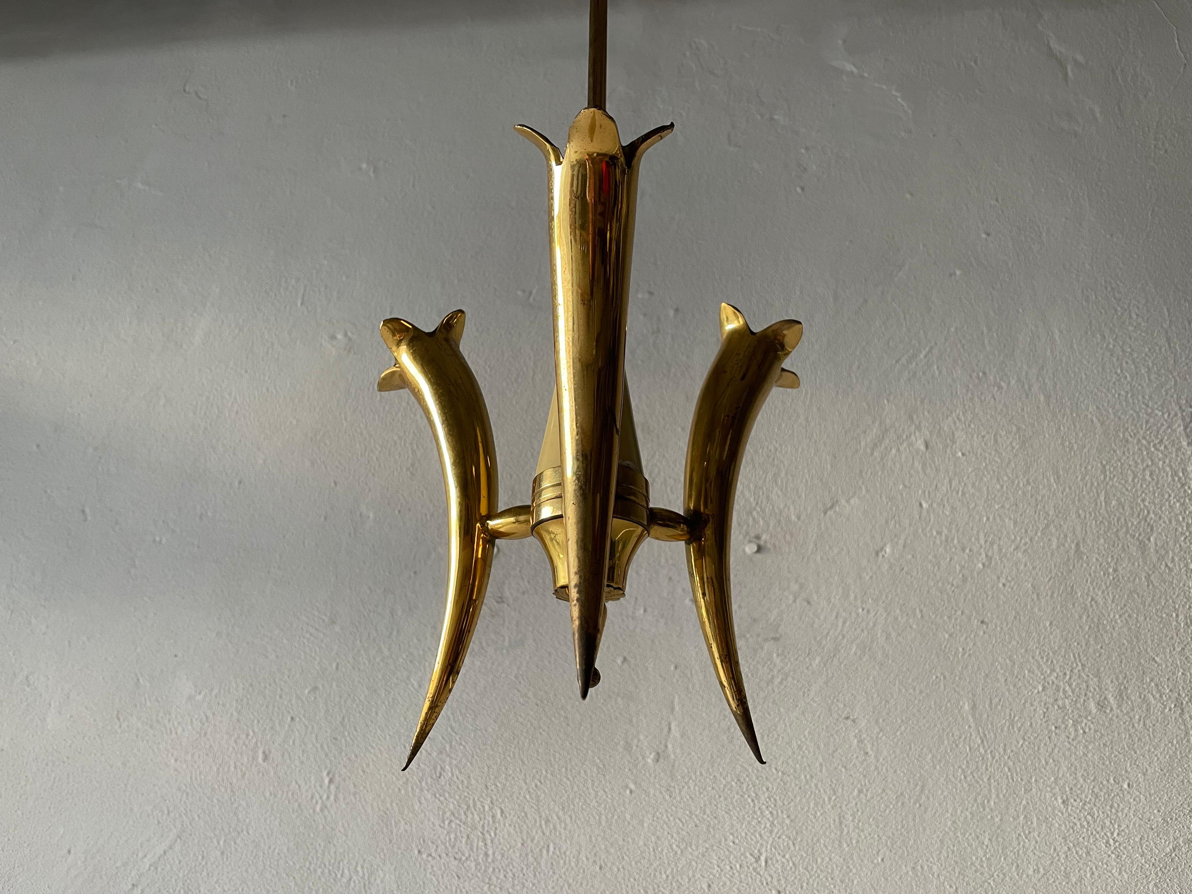 Triple Horn Brass Shade Mid-Century Modern Chandelier, 1950s, Italy In Good Condition For Sale In Hagenbach, DE
