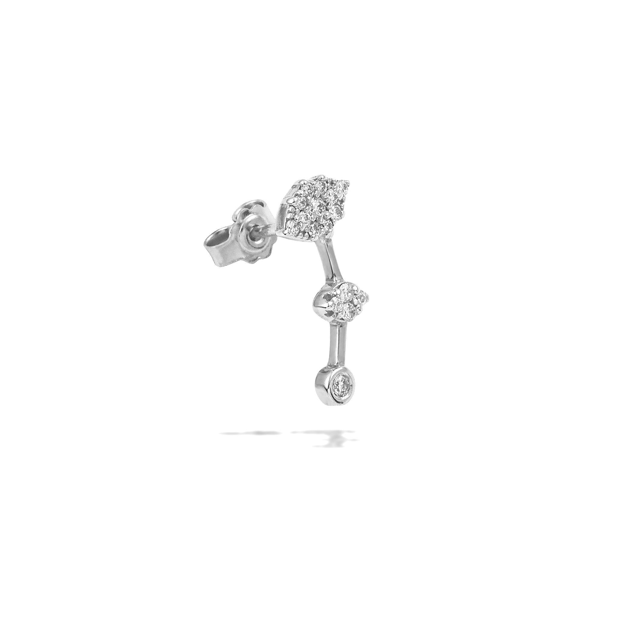 Recycled 14K White Gold

Diamonds Approx. 0.16 ct

Triple Mixed Diamond Earring Stud in White Gold and Diamonds.

This collection combines the simplicity of the single piece with the opulence of diamonds.

All jewels in the Essentials – Mix & Match