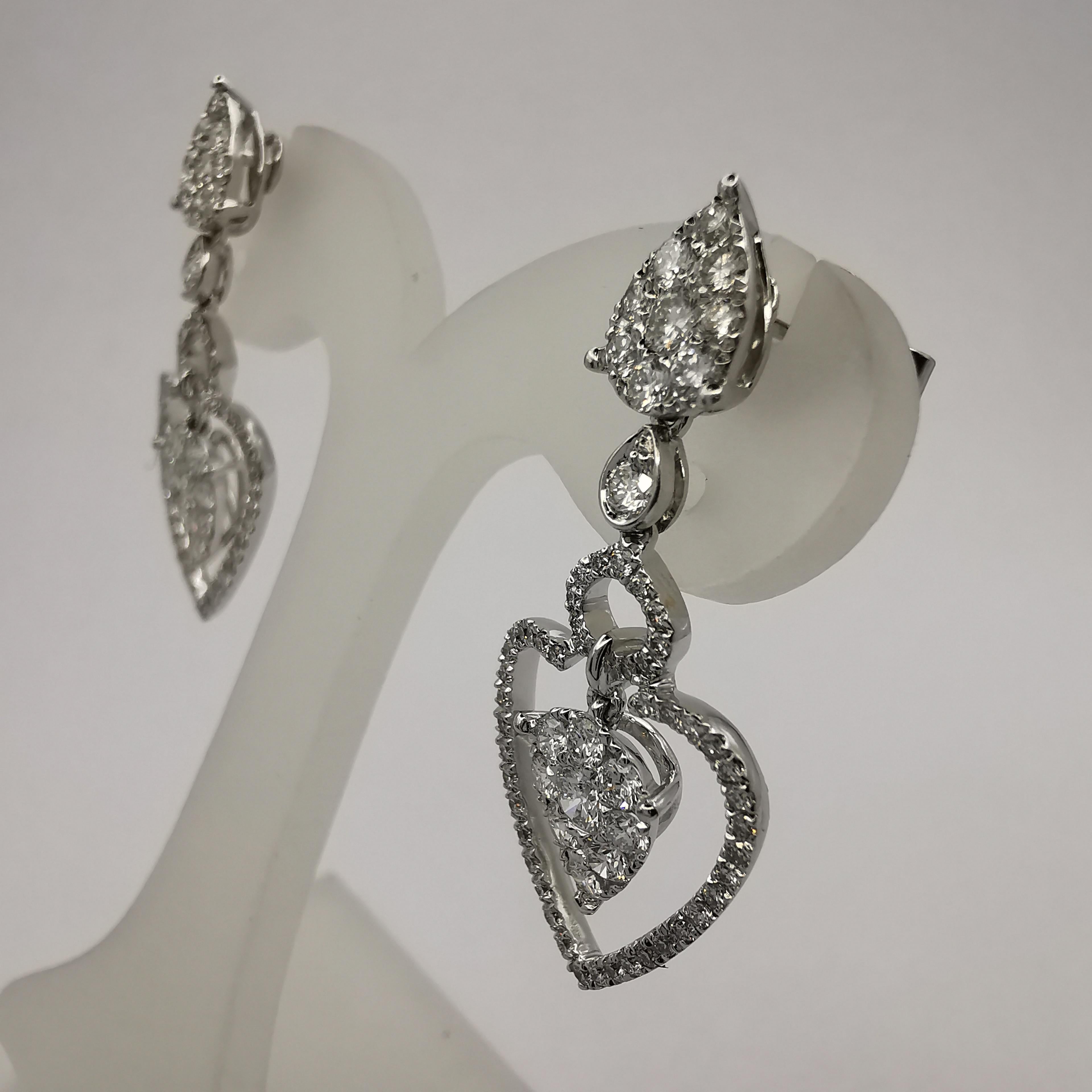Contemporary Triple Teardrop 1.69 Carat Diamond Dangling Earrings in 18K White Gold For Sale