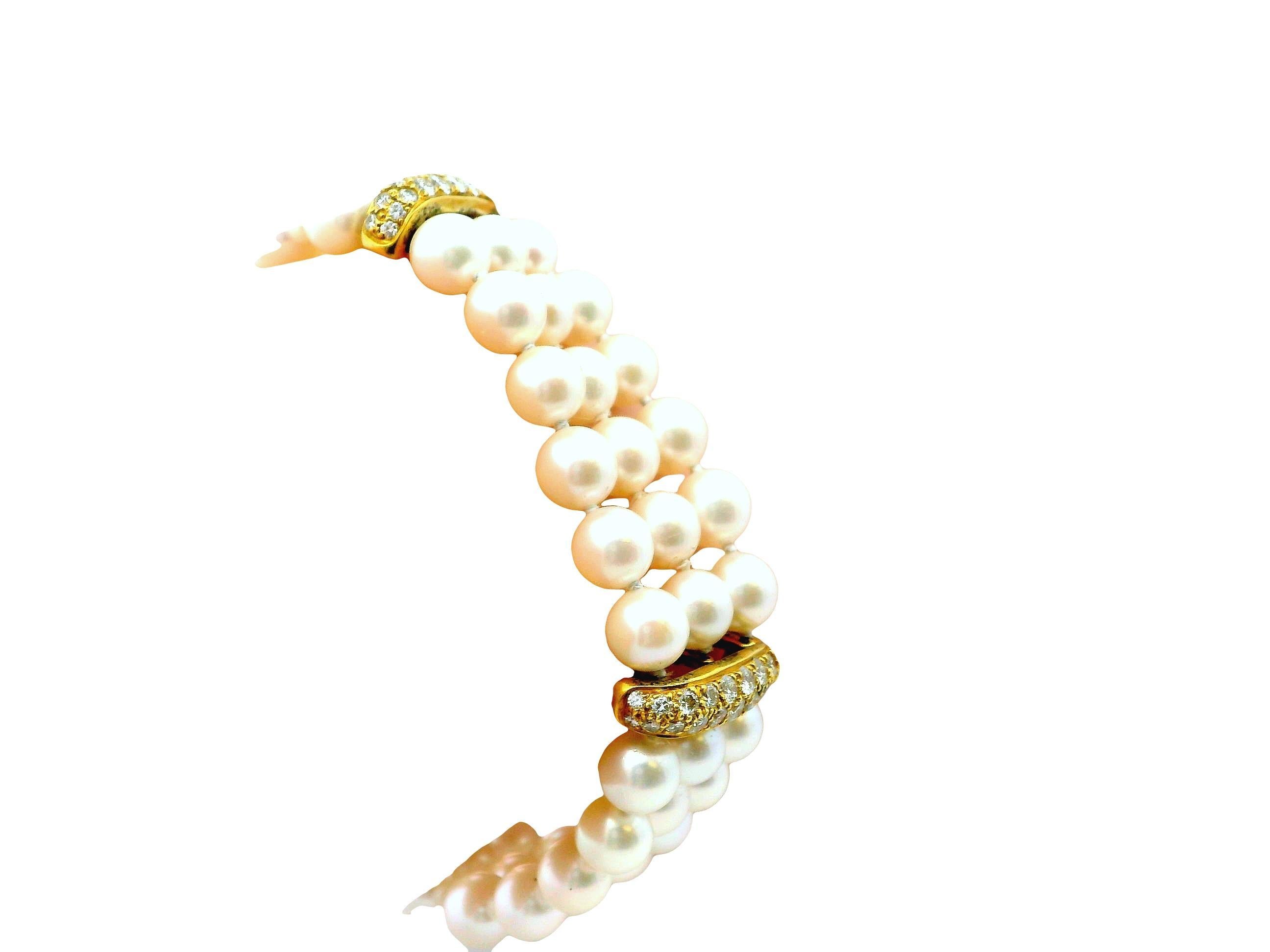 Pulsera Triple Perlas con 4 Estaciones Pave en venta 2
