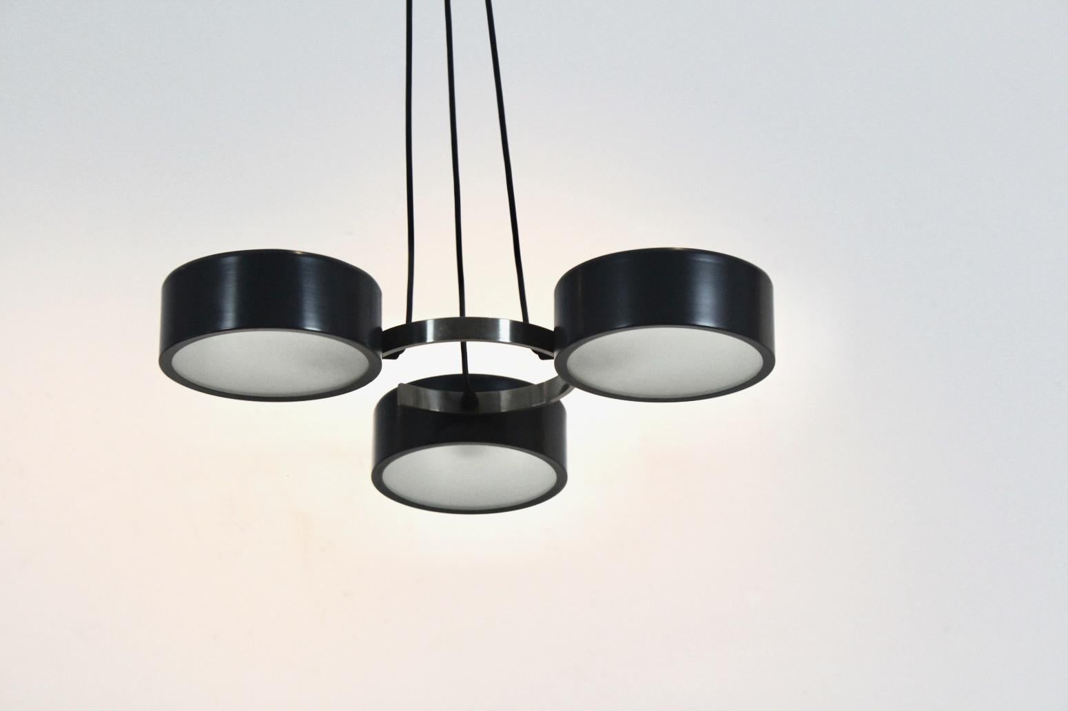 Mid-Century moderno Tripla lampada a sospensione di Reggiani, Italia, anni '60 in vendita