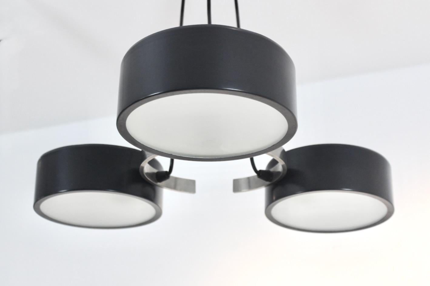 Tripla lampada a sospensione di Reggiani, Italia, anni '60 In condizioni buone in vendita a Voorburg, NL