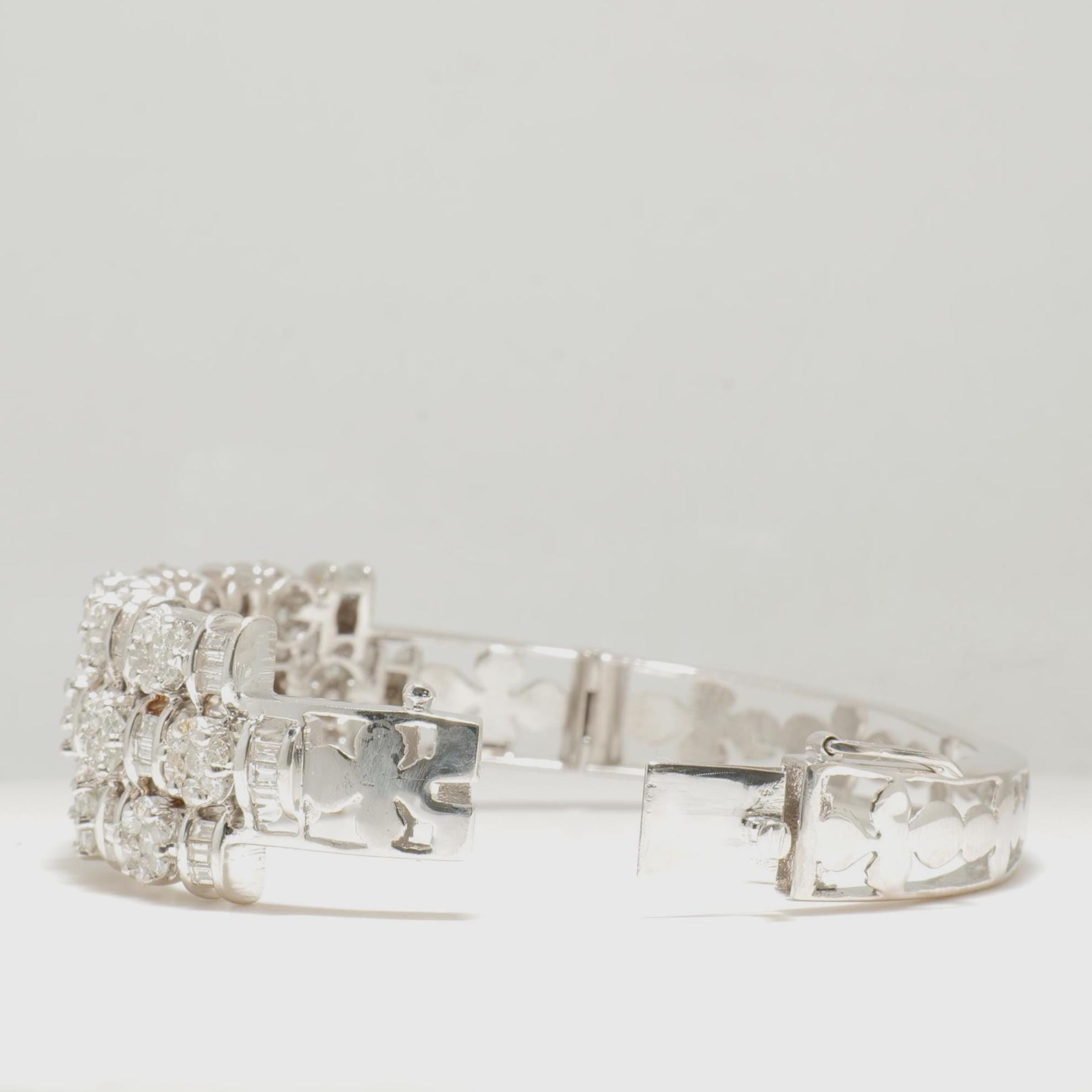 Pulsera de triple fila de diamantes en oro macizo de 14k (certificado) en Nuevo estado para la venta en New Delhi, DL