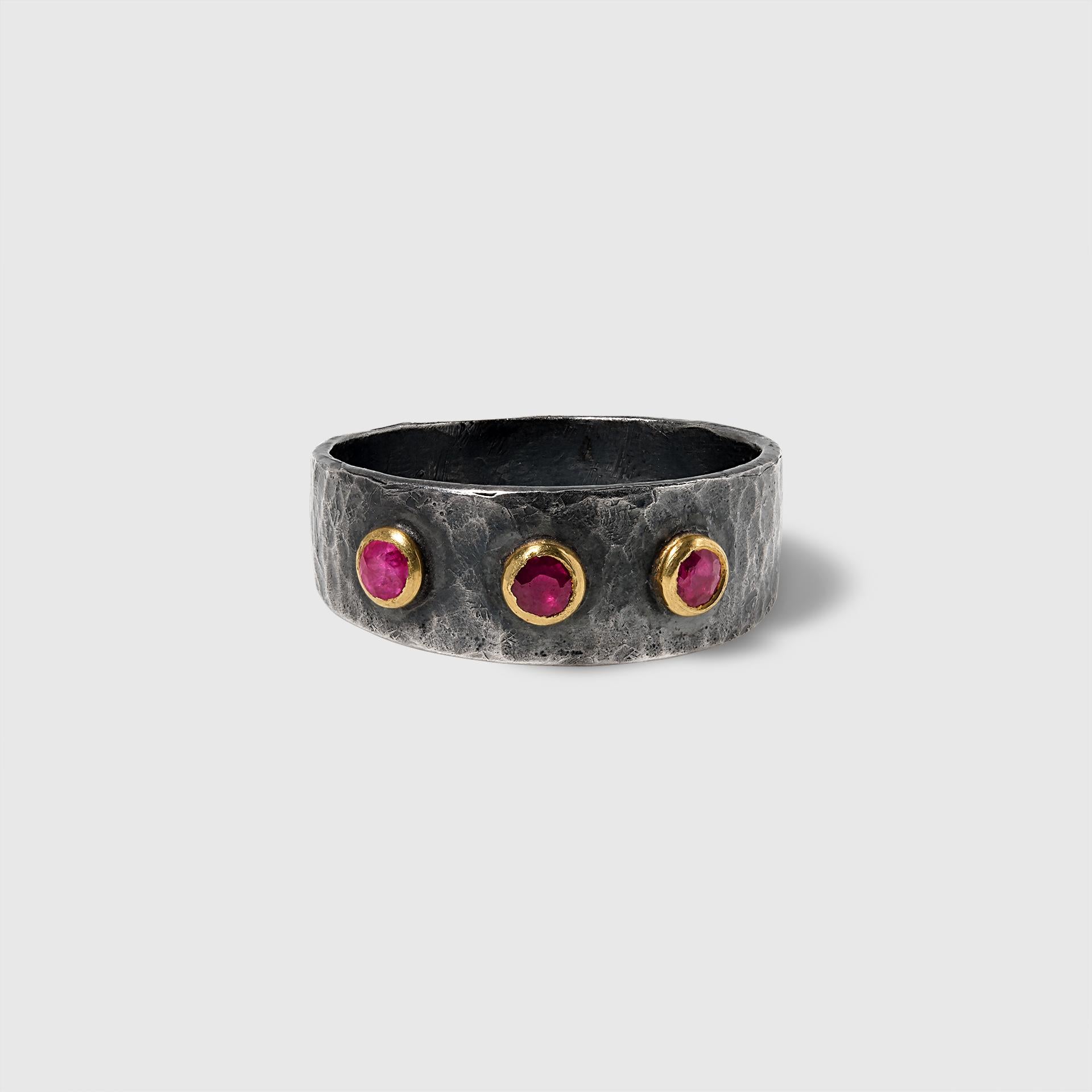 Triple Ruby, 24K and Silver Ring by Prehistoric Works of Istanbul, Turkey

24K Gold, G995 - 0.21 grams
Sterling silver, S925 - 3.12 grams
Ruby - 0.20 carats