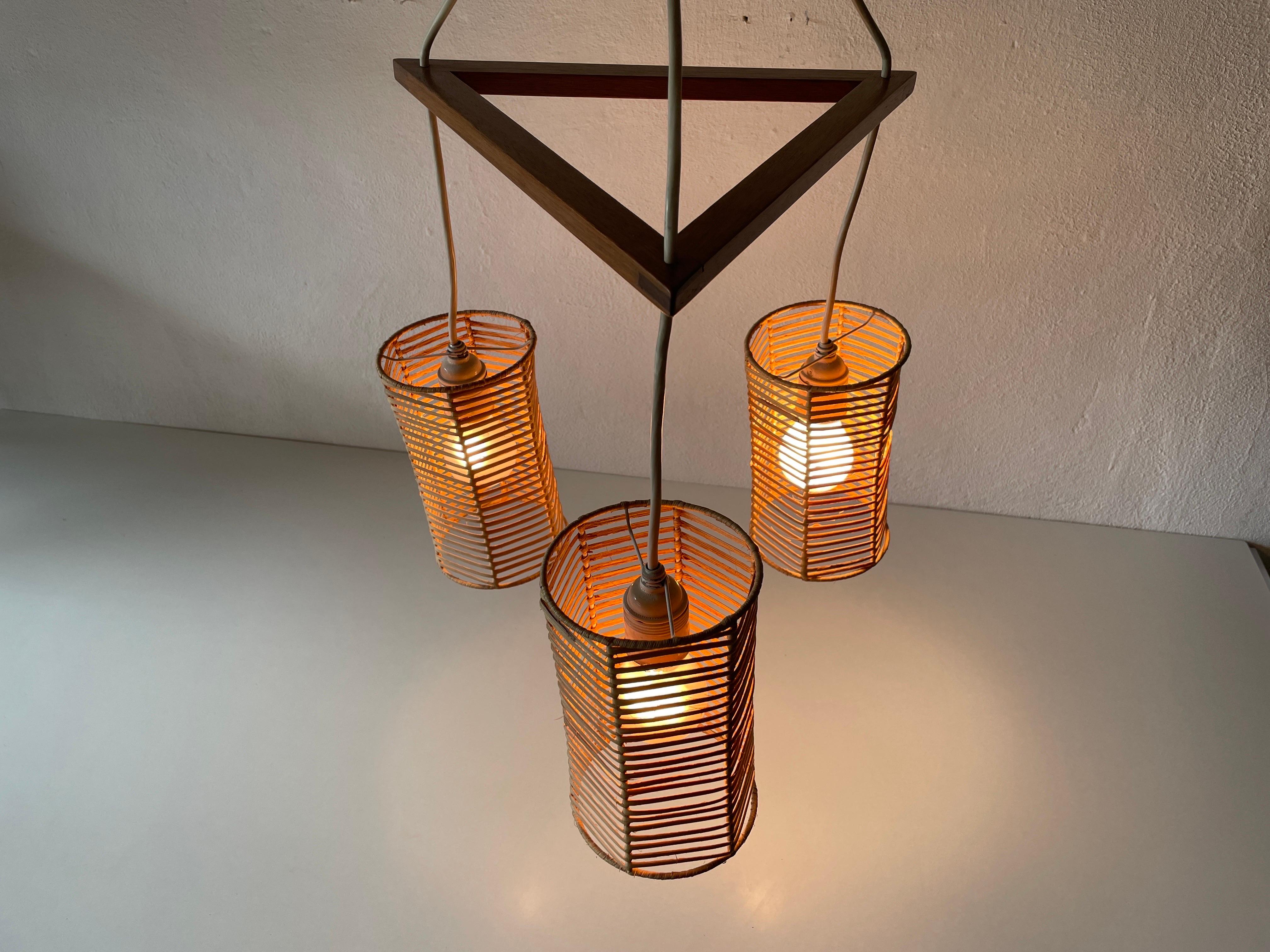 Lampe à suspension à trois abat-jour en osier et bois, années 1960, Allemagne en vente 8