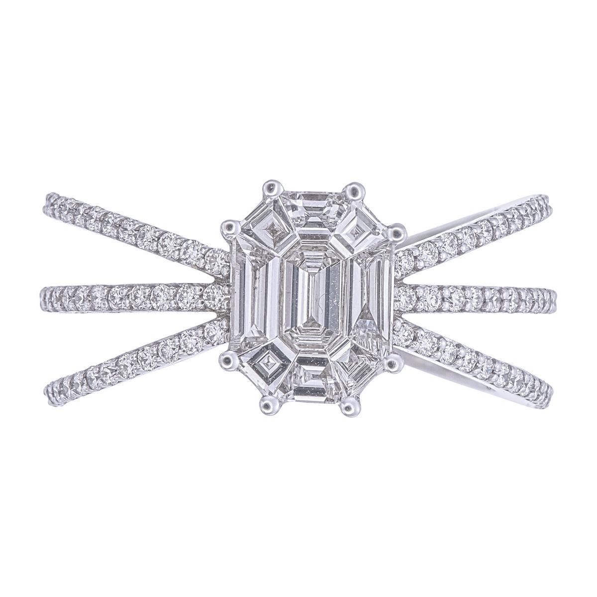 Triple shank with 3 carat face up Invisible set Emerald illusion Piecut diamond In New Condition For Sale In Khet Bang Rak, Krung Thep Maha Nakhon