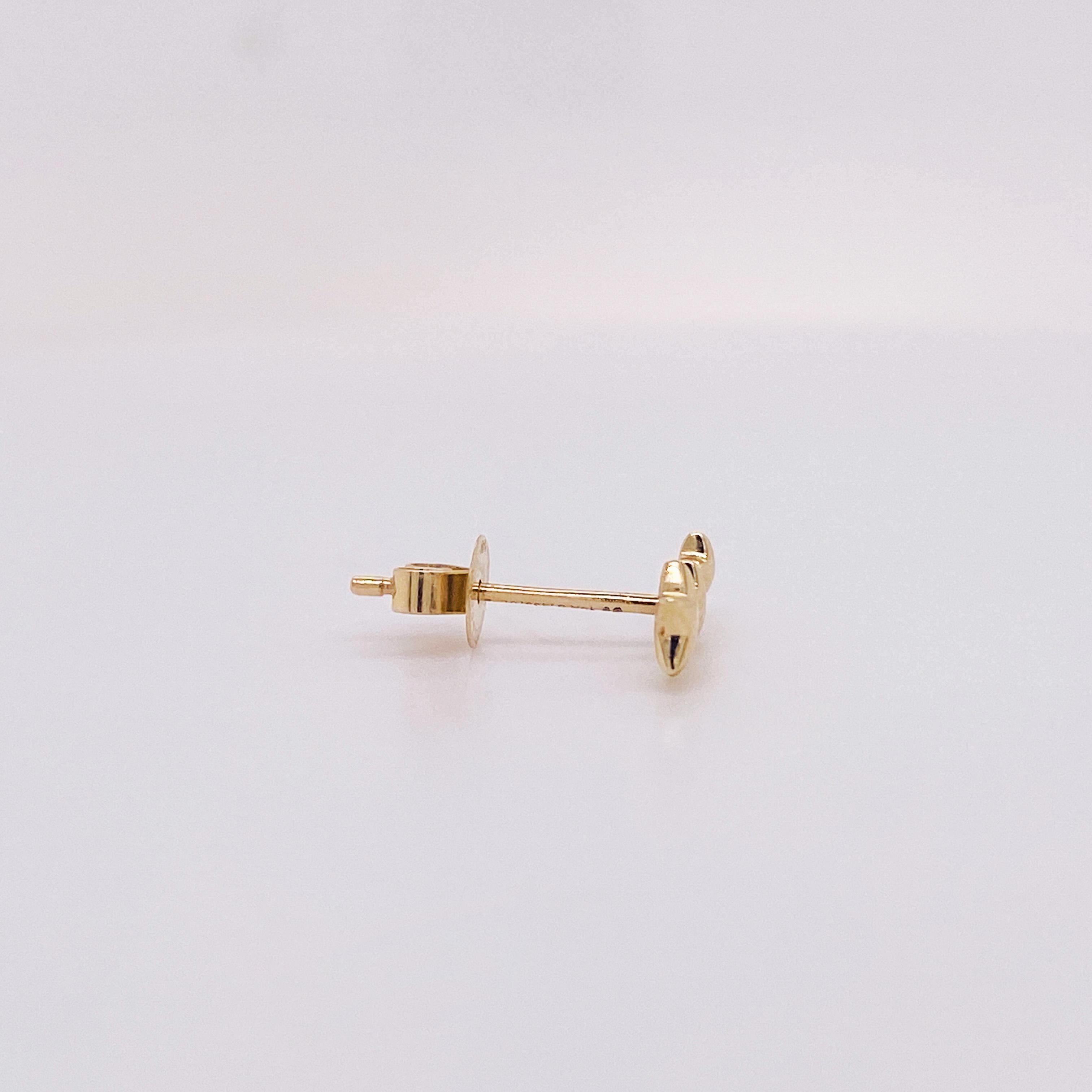 Triple Star Single Stud Earring in Solid 14k Yellow Gold EGS14014Y4JJJ LV In New Condition For Sale In Austin, TX