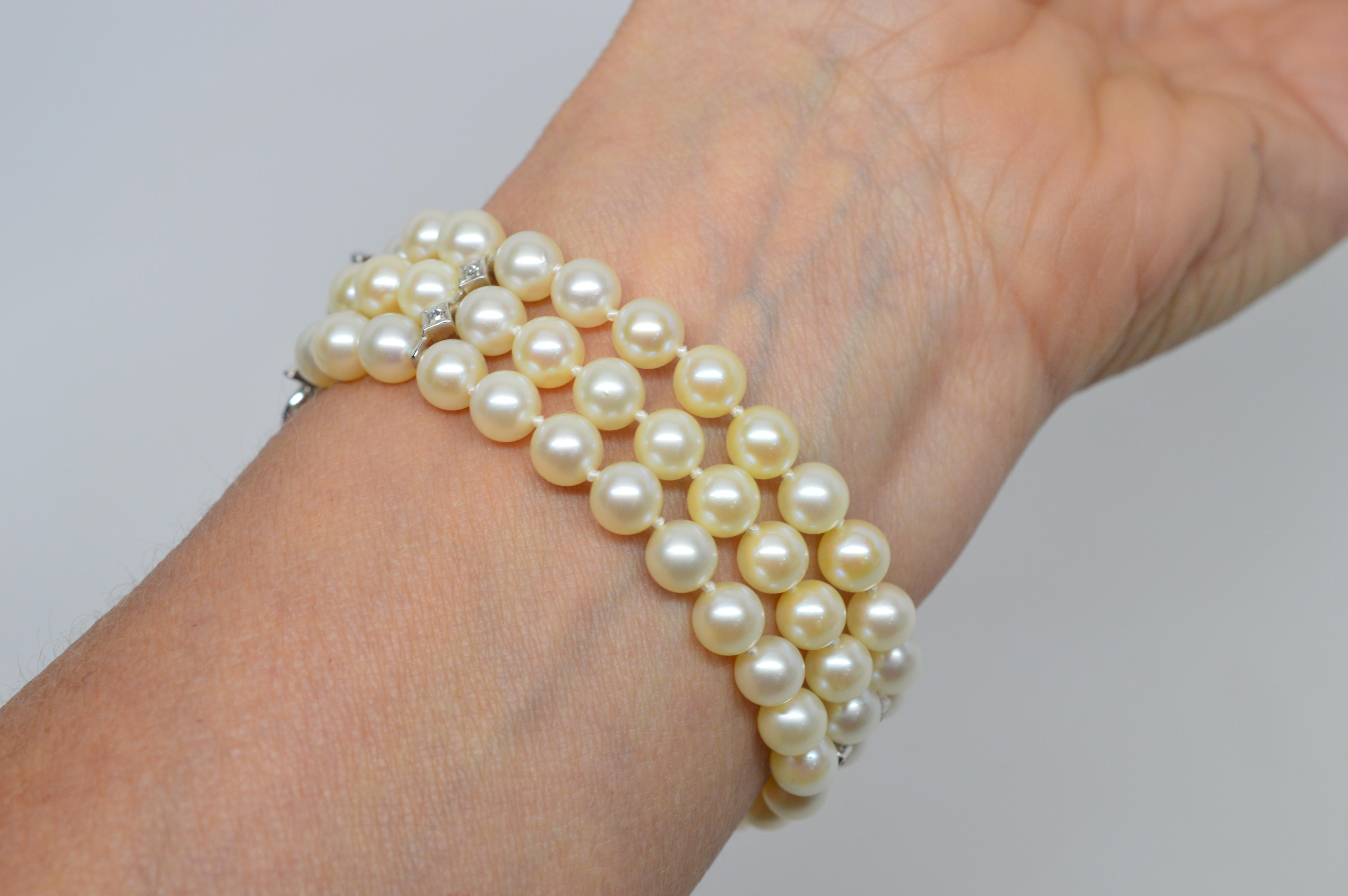 3 strand pearl bracelet