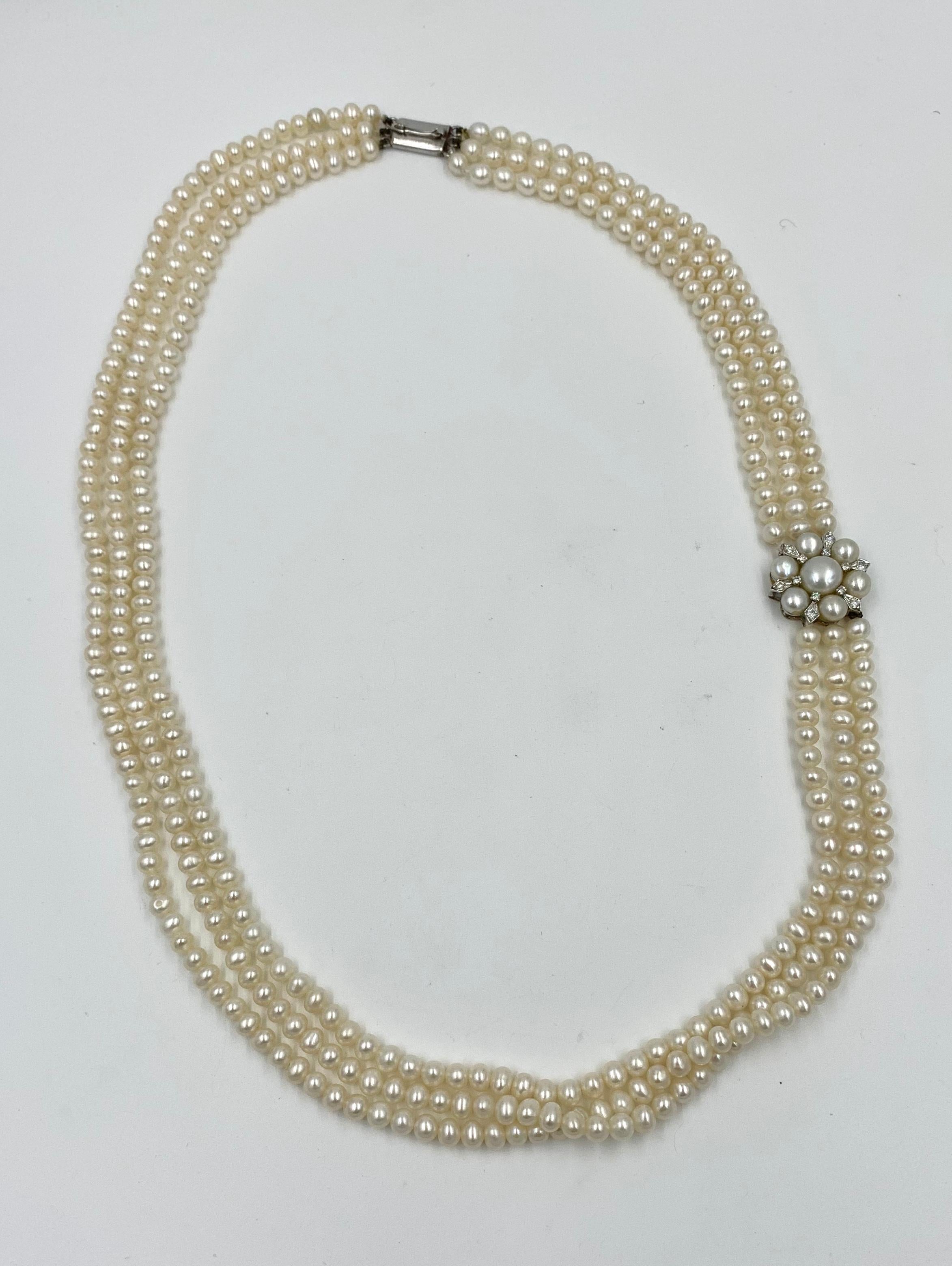 Triple-Strand Pearl Diamond Necklace 14 Karat White Gold Retro Hollywood Regency In Good Condition In New York, NY