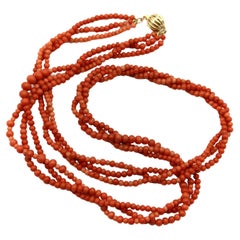 Dreireihige gedrehte viktorianische Korallen-Halskette aus Lachs