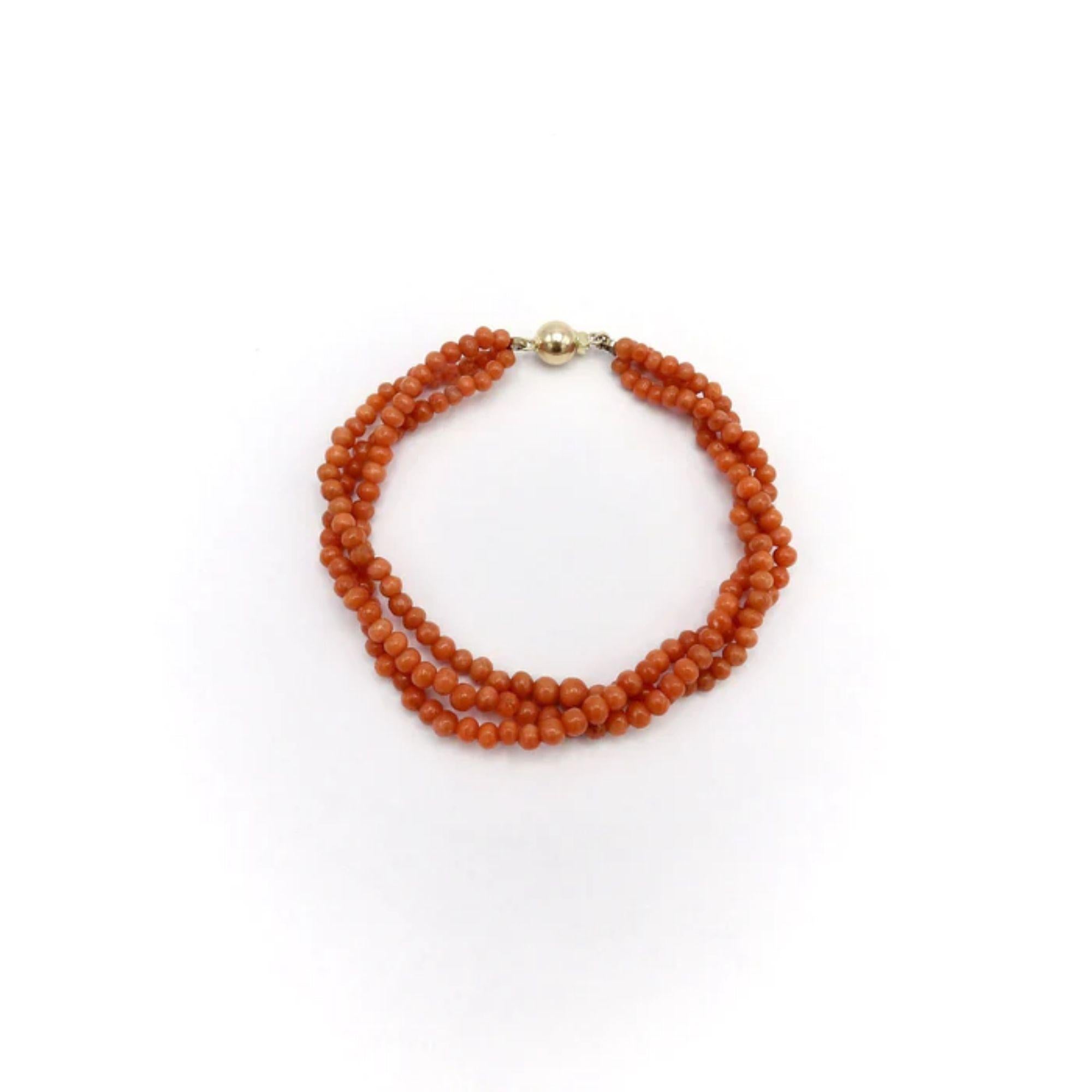 Triple Strand Victorian Salmon Coral Bracelet with 14K Gold Clasp, Circa 1900 In Good Condition For Sale In Venice, CA