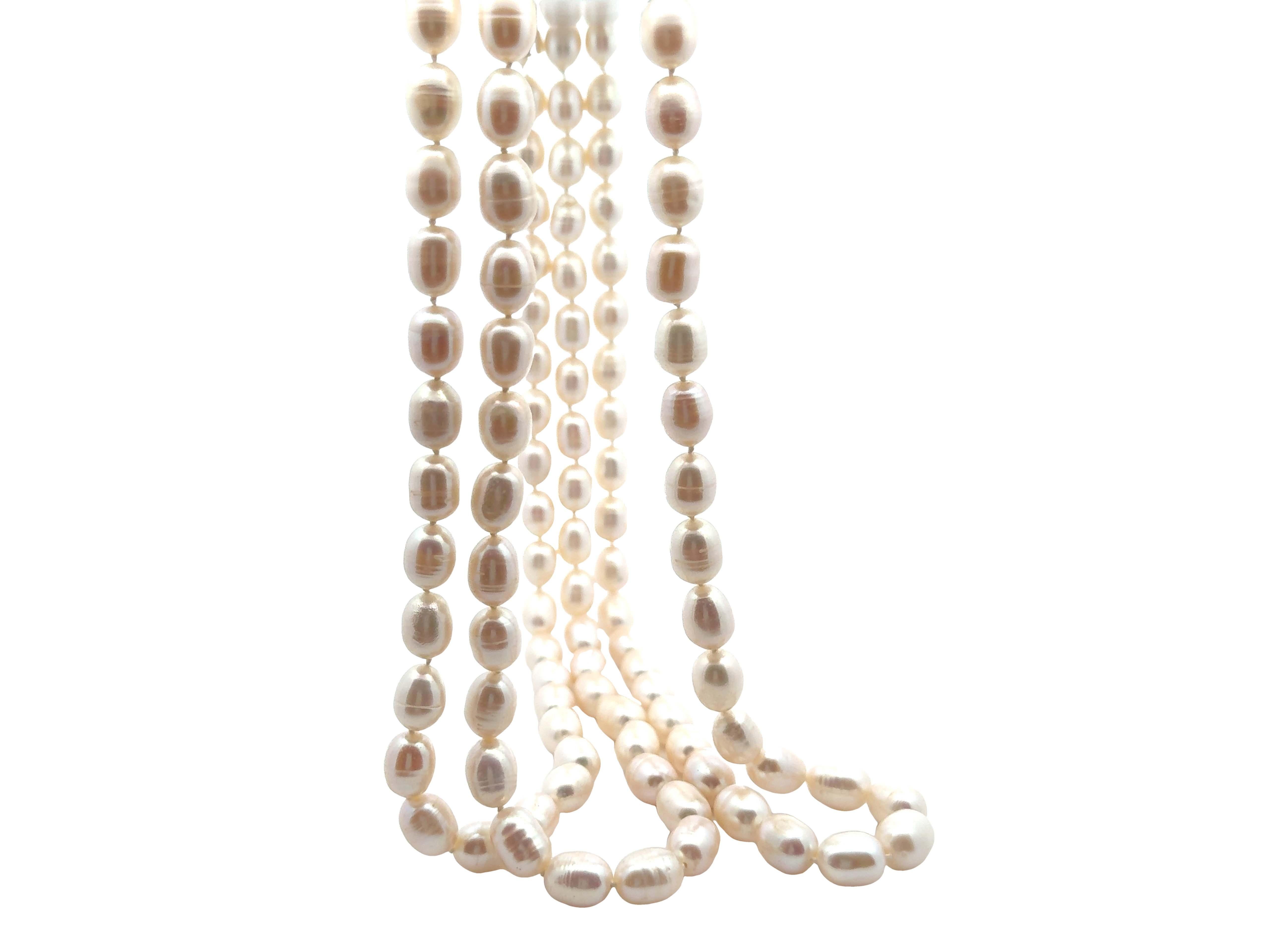Collier de perles à trois rangs et fermoir en jade et or jaune 14 carats en vente 3