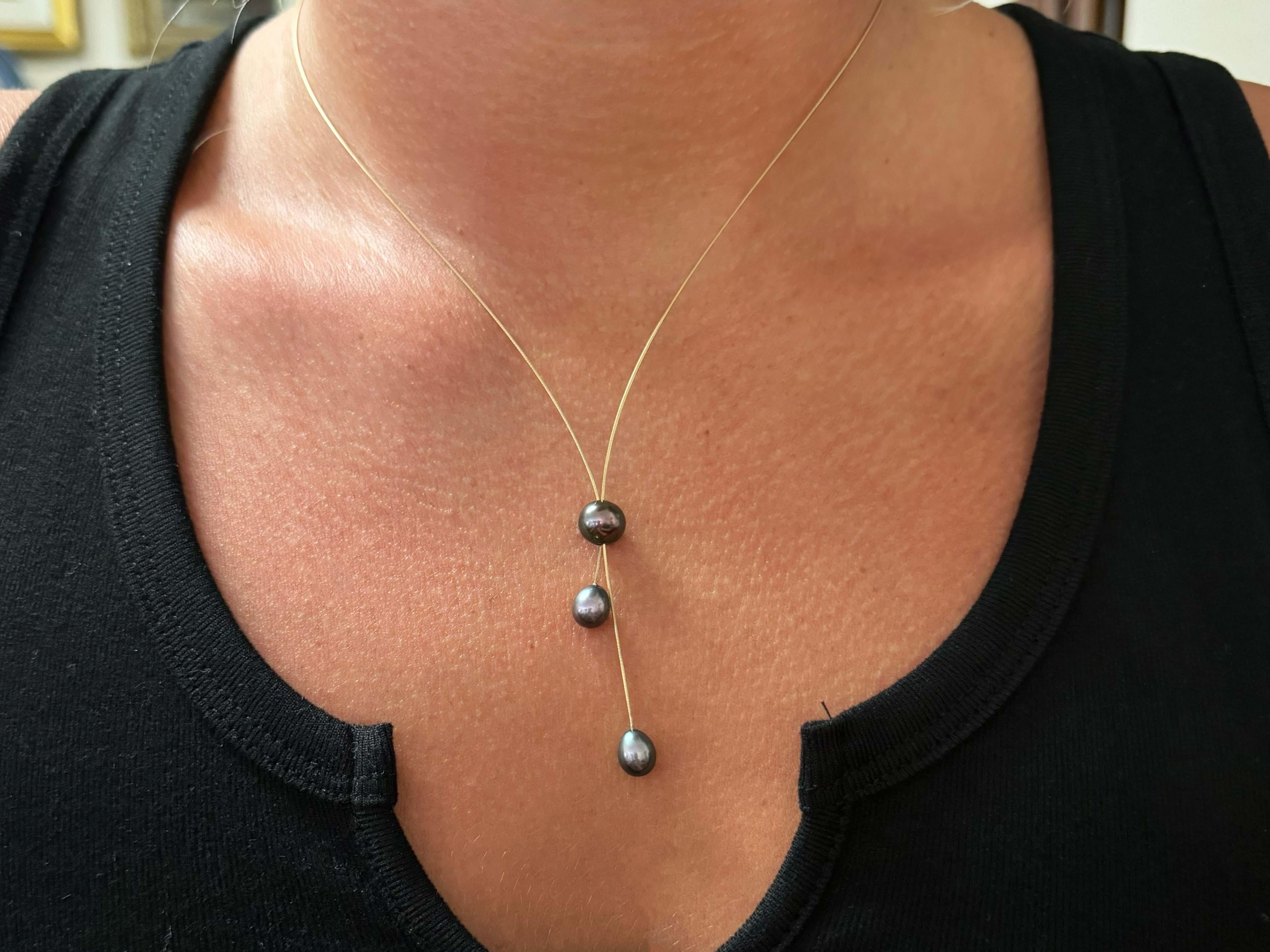 Spécifications de l'article :

Métal du collier : or jaune 14k

Poids total : 2,9 grammes

Longueur de la chaîne : 20

Estampillé : 