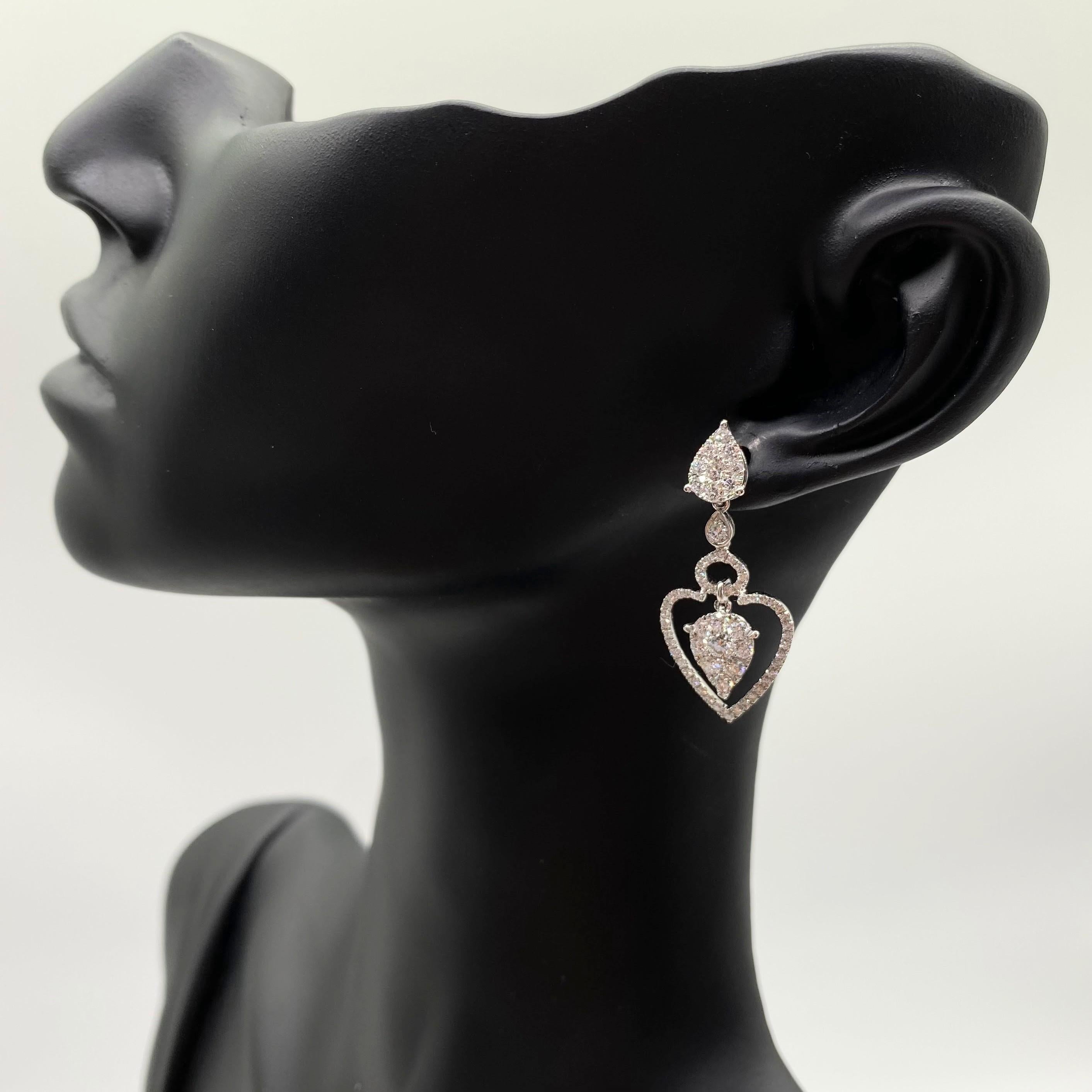 Triple Teardrop 1.69 Carat Diamond Dangling Earrings in 18K White Gold For Sale 8