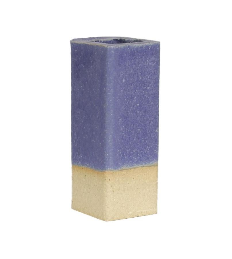 Dreistufiger sechseckiger Beistelltisch aus Keramik in blau-matt. Auf Bestellung gefertigt.

Die Keramikprodukte von Bzippy sind Unikate aus Steinzeug / Steingut, darunter Möbel, Pflanzgefäße und Wohnaccessoires. 

Jedes Stück wird in unserem Werk