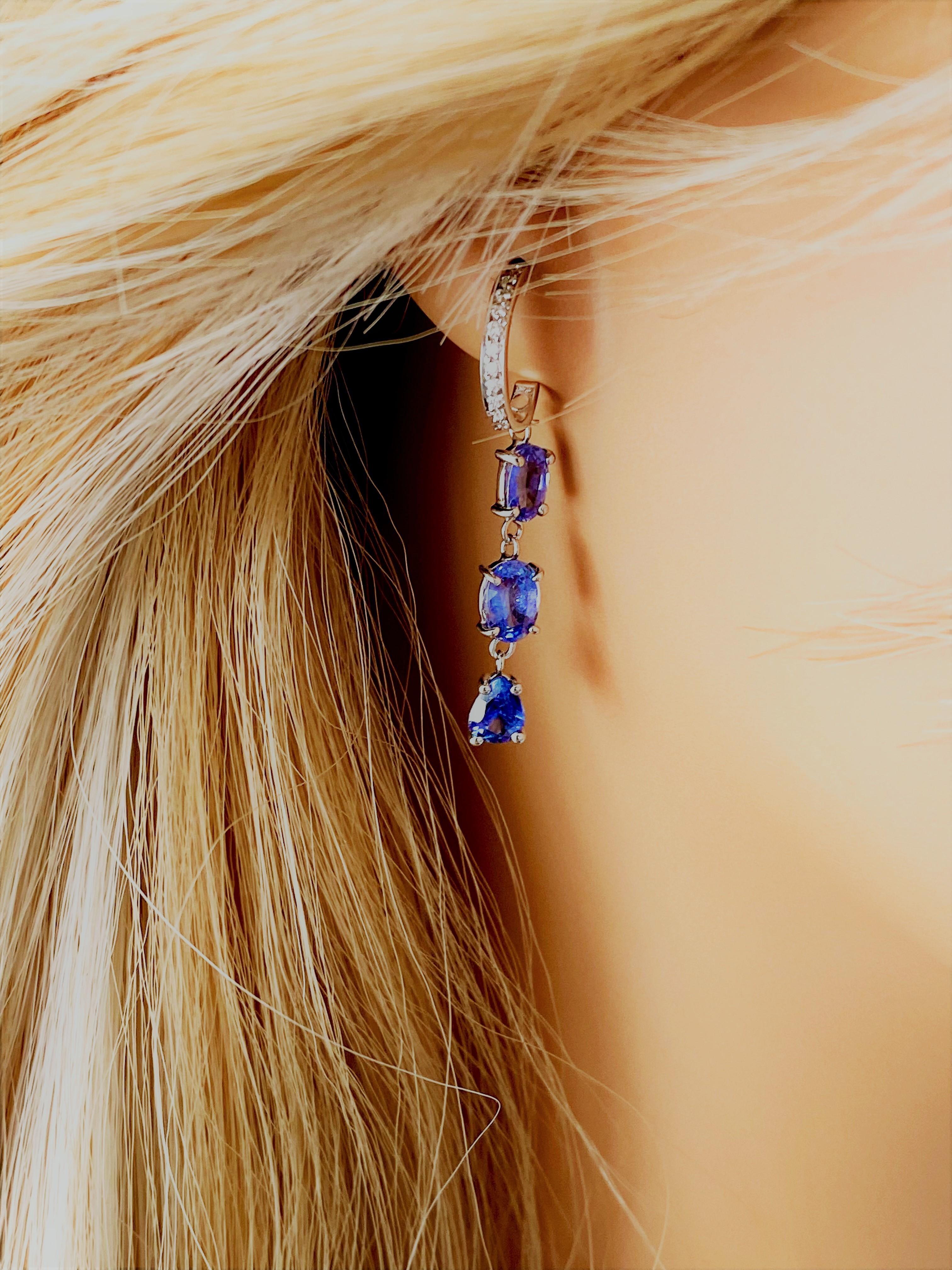Triple Tiered Ceylon Blue Sapphires and Diamonds White Gold Drop Hoop Earrings In New Condition In New York, NY