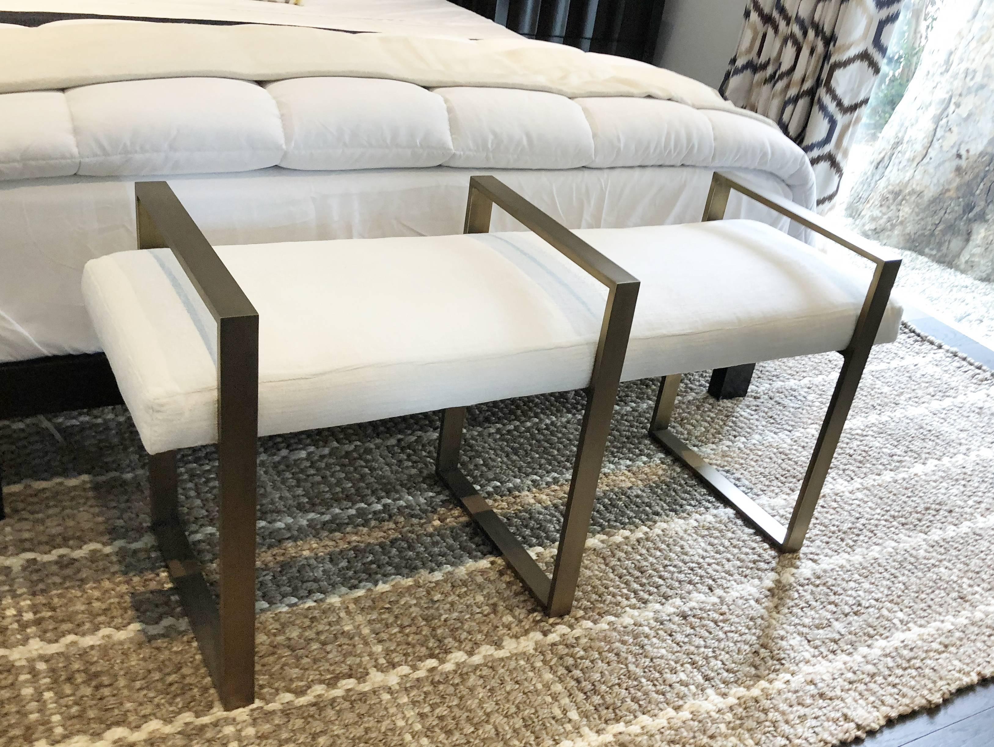 Beautiful and modern bench executed in solid brass and manufactured by Cain Modern as part of the Triple rectangle line.
The bench is very modern and it can be customized both in size and materials, we currently have one in stainless steel, one in