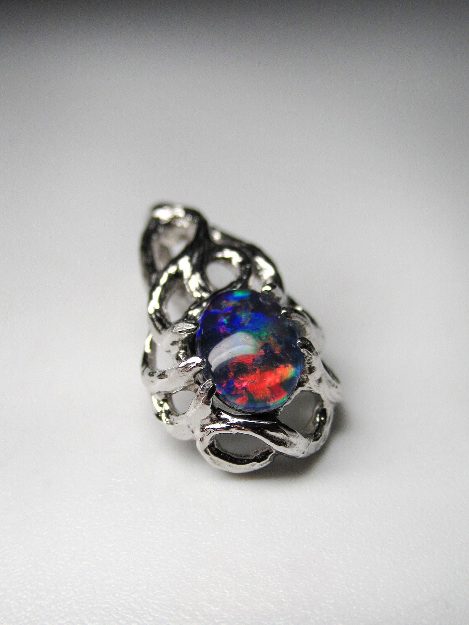 Ciondolo d'argento con opale tripletta Gemma naturale multicolore arcobaleno rosso blu in vendita 1