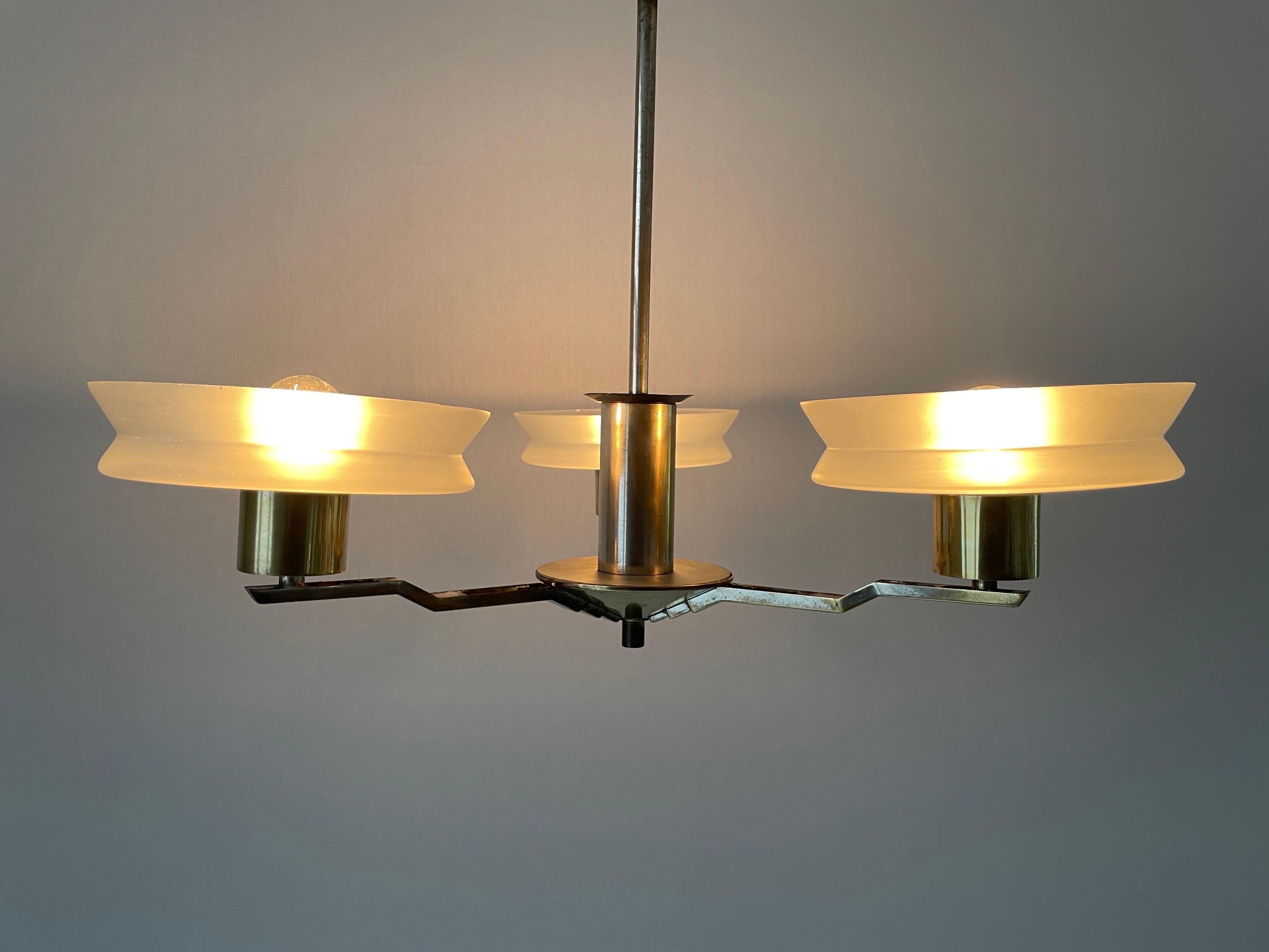Lampada a sospensione Art Deco con paralume triplo in vetro e ottone, anni '40, Germania in vendita 3