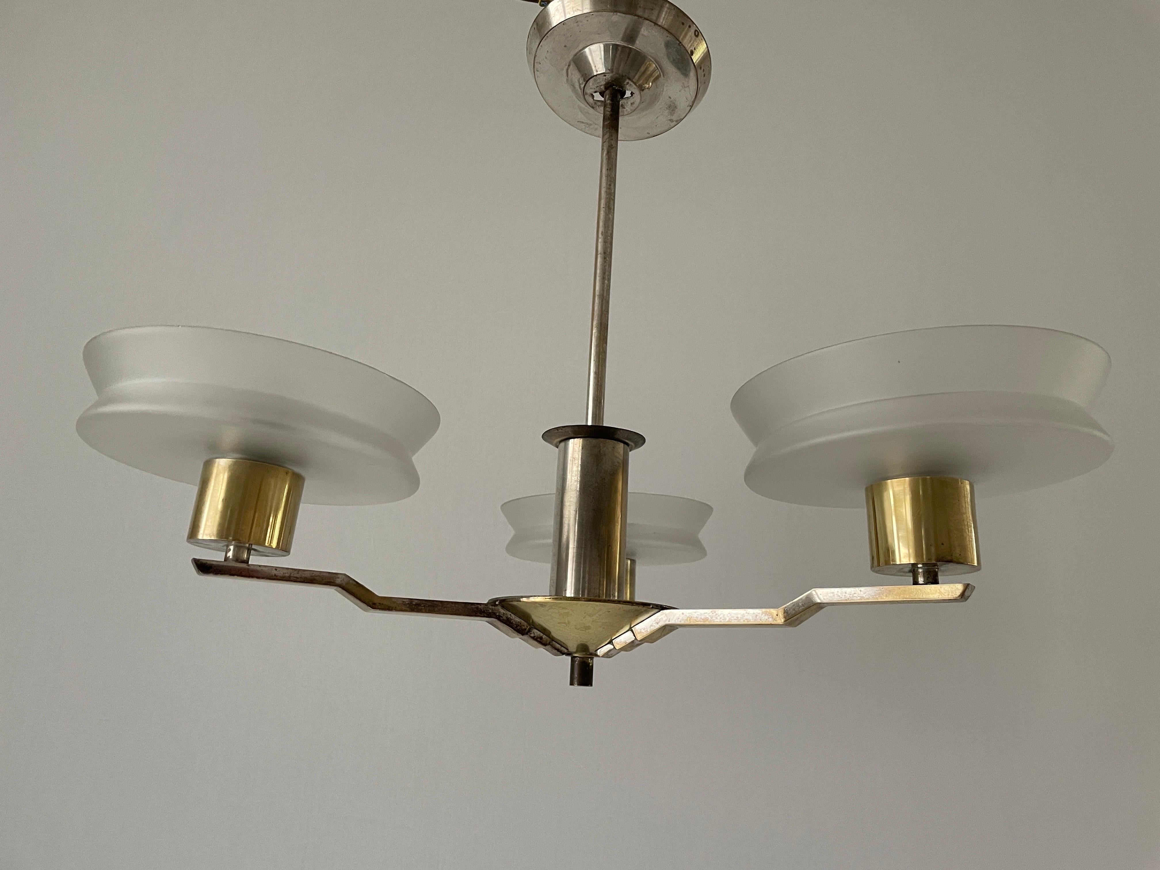 Tedesco Lampada a sospensione Art Deco con paralume triplo in vetro e ottone, anni '40, Germania in vendita
