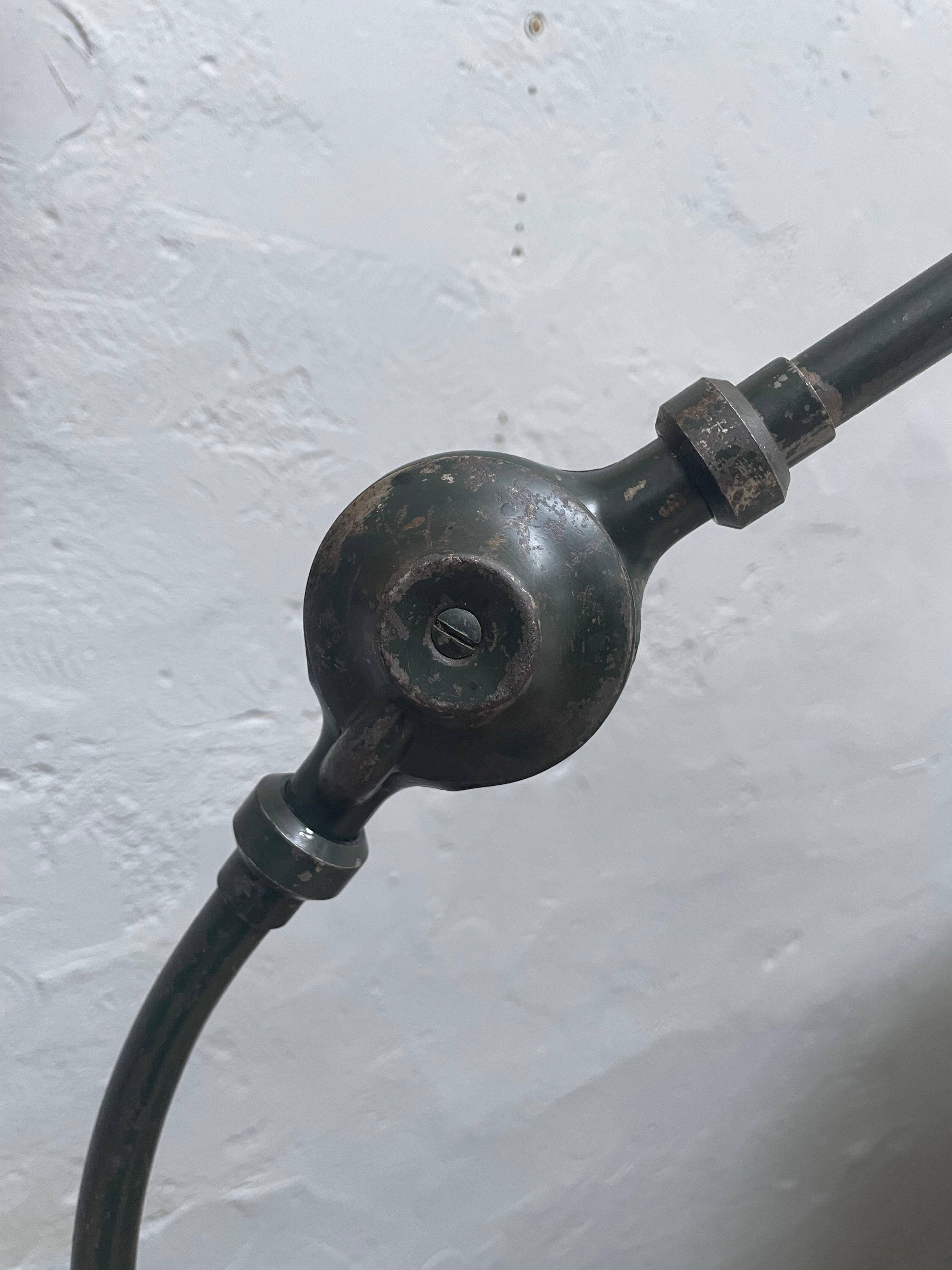 Lámpara industrial Triplex Diseñada por Johan Petter Johanson en la década de 1930 Hecho a mano en venta