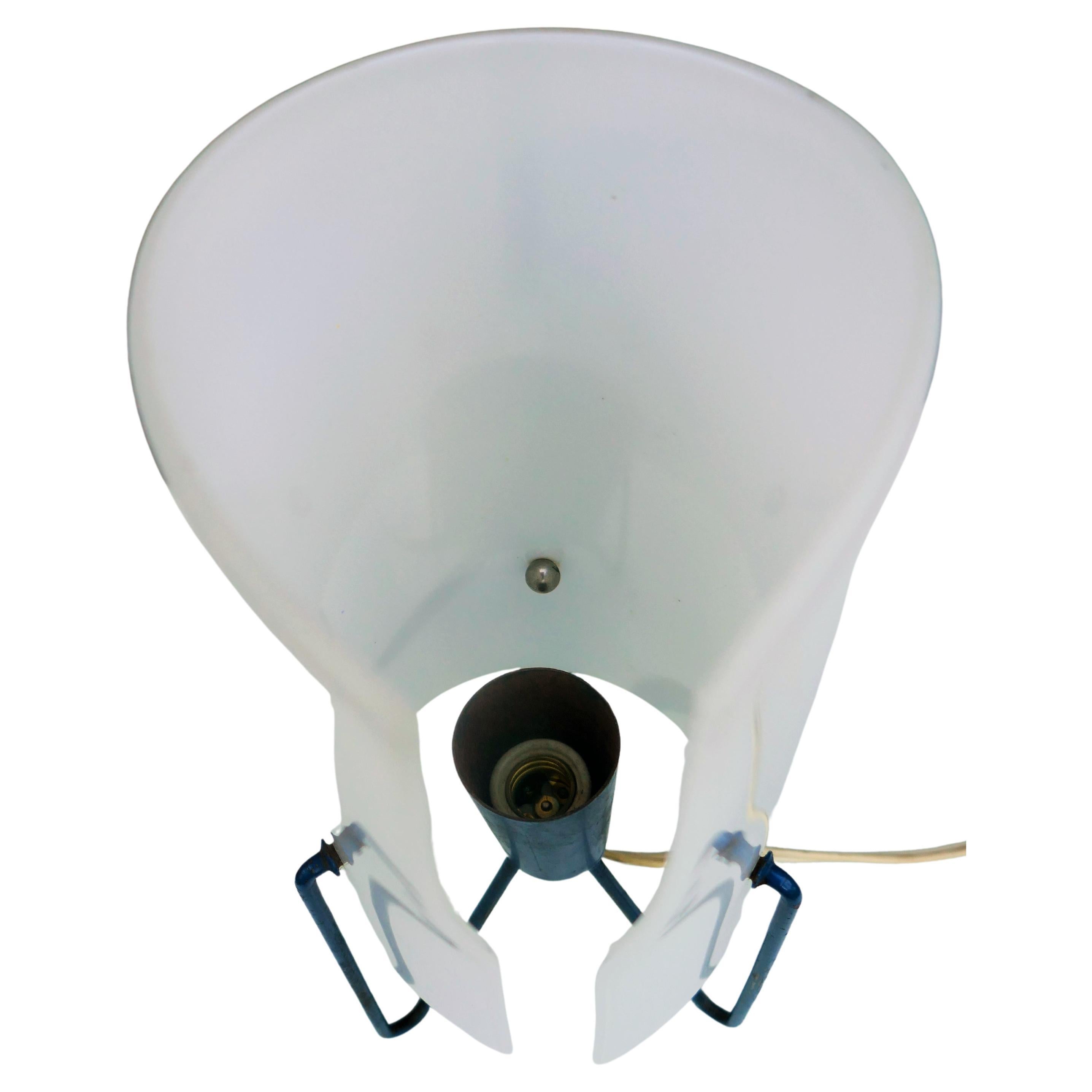 Metal Tripod and methacrylate table lamp attributed to a Stilnovo production For Sale