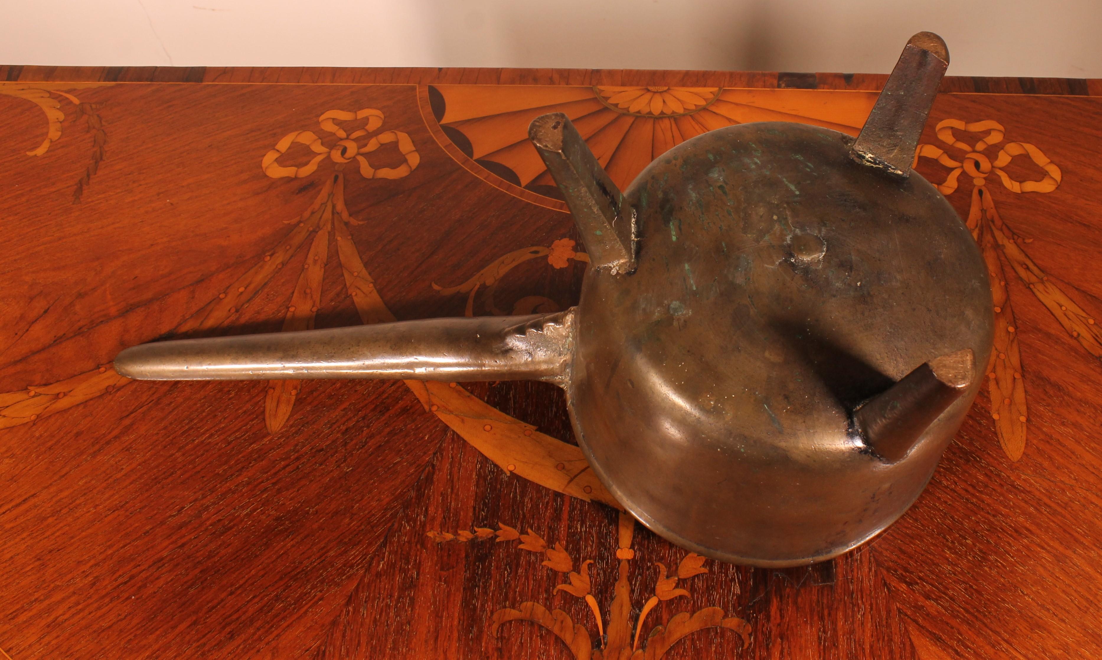 Bronze Tripod Apothecary Skillet from the 18th Century England For Sale