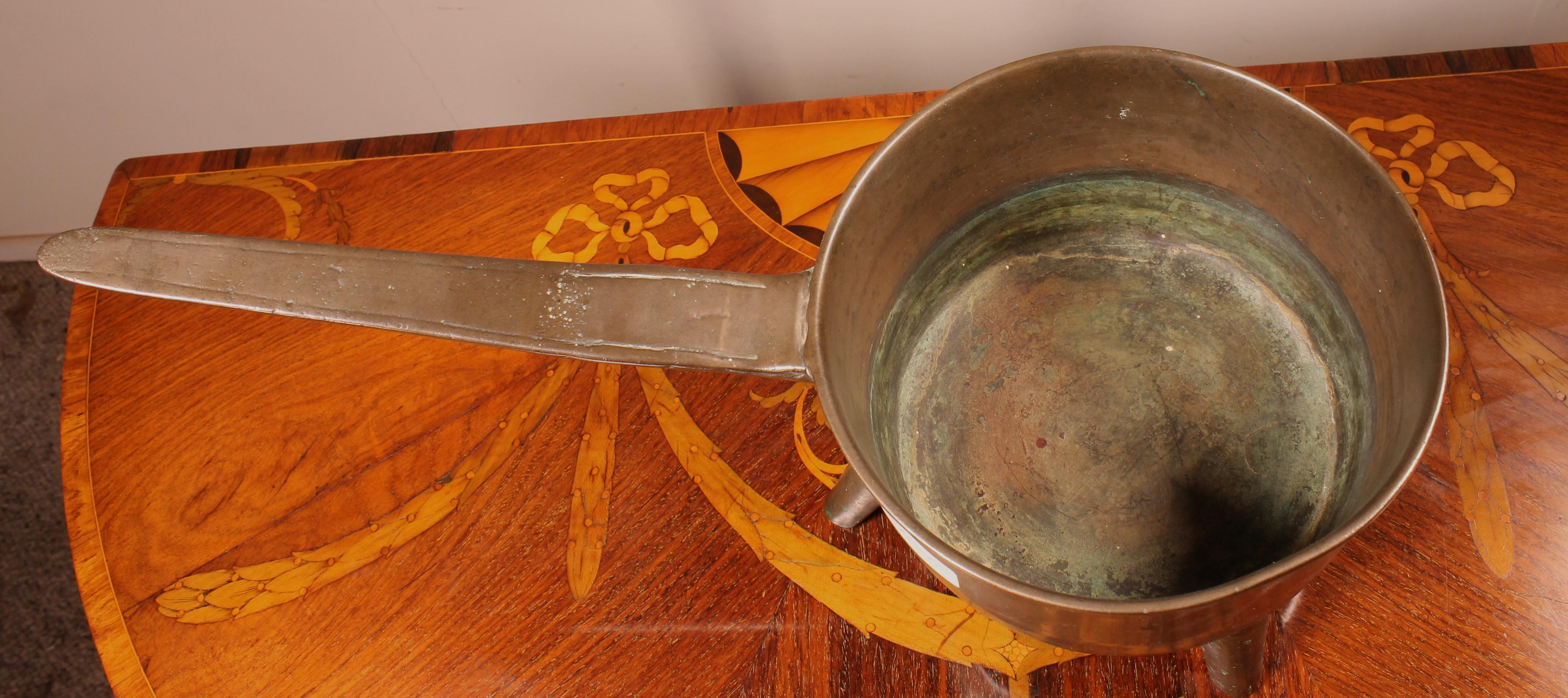 Tripod Apothecary Skillet from the 18th Century England For Sale 1