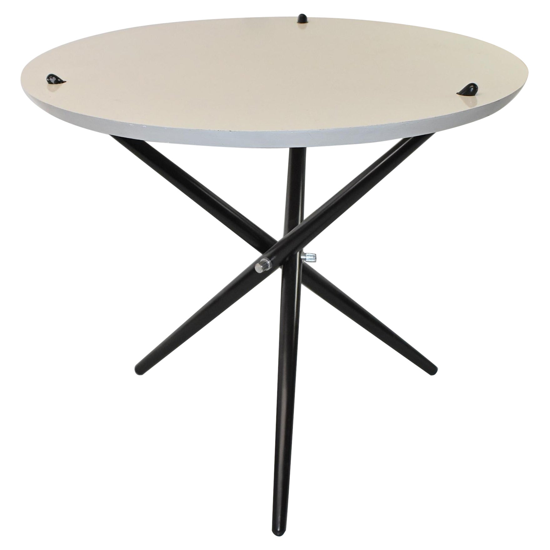 Mesa auxiliar con base trípode de Hans Bellmann para Knoll en venta