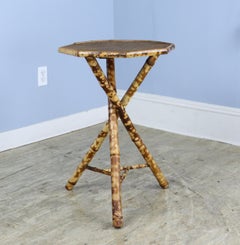 Table d'appoint en bambou sur trépied