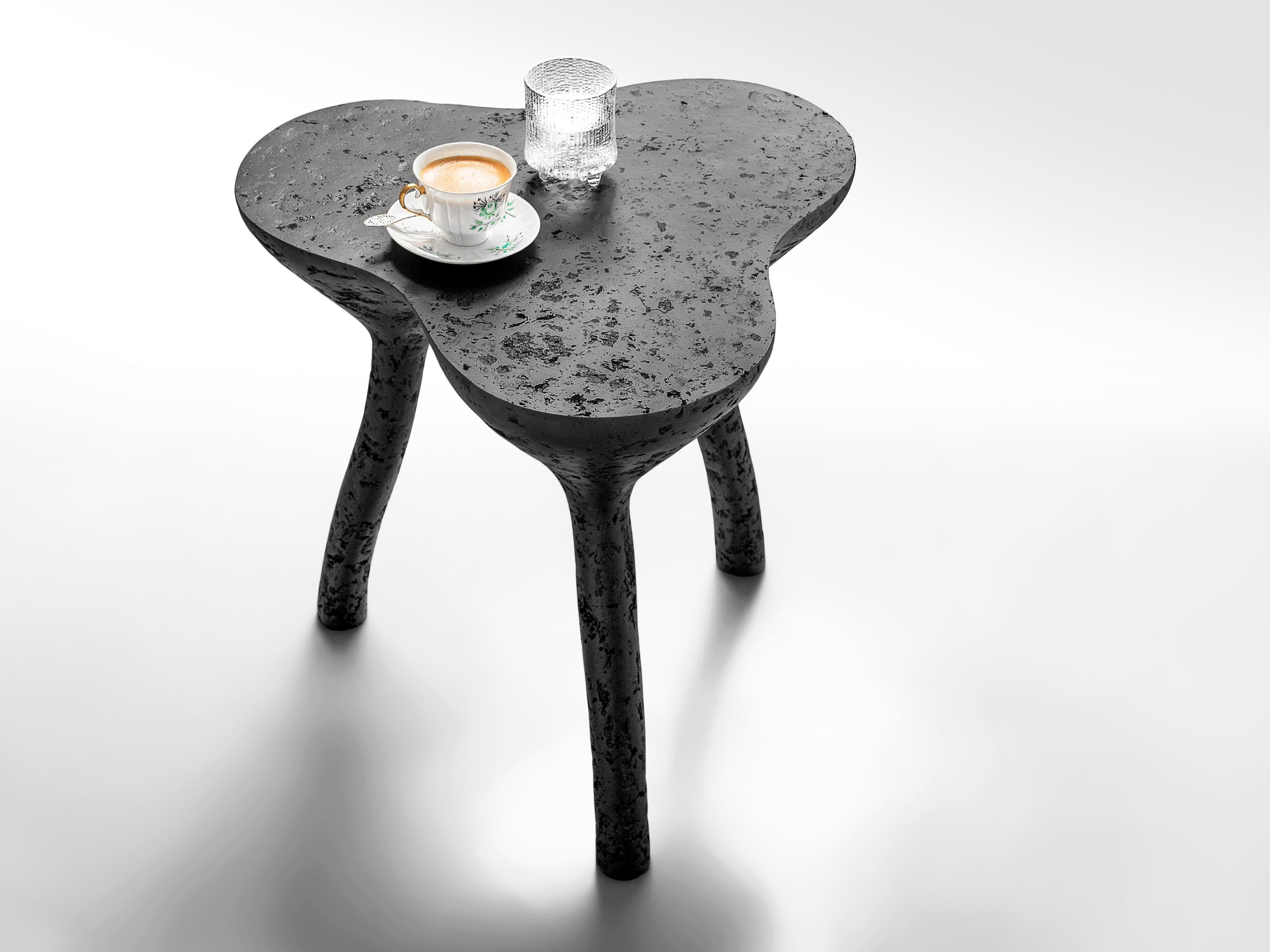 Tripod Black Coffee Table by Donatas Zukauskas In New Condition For Sale In Geneve, CH