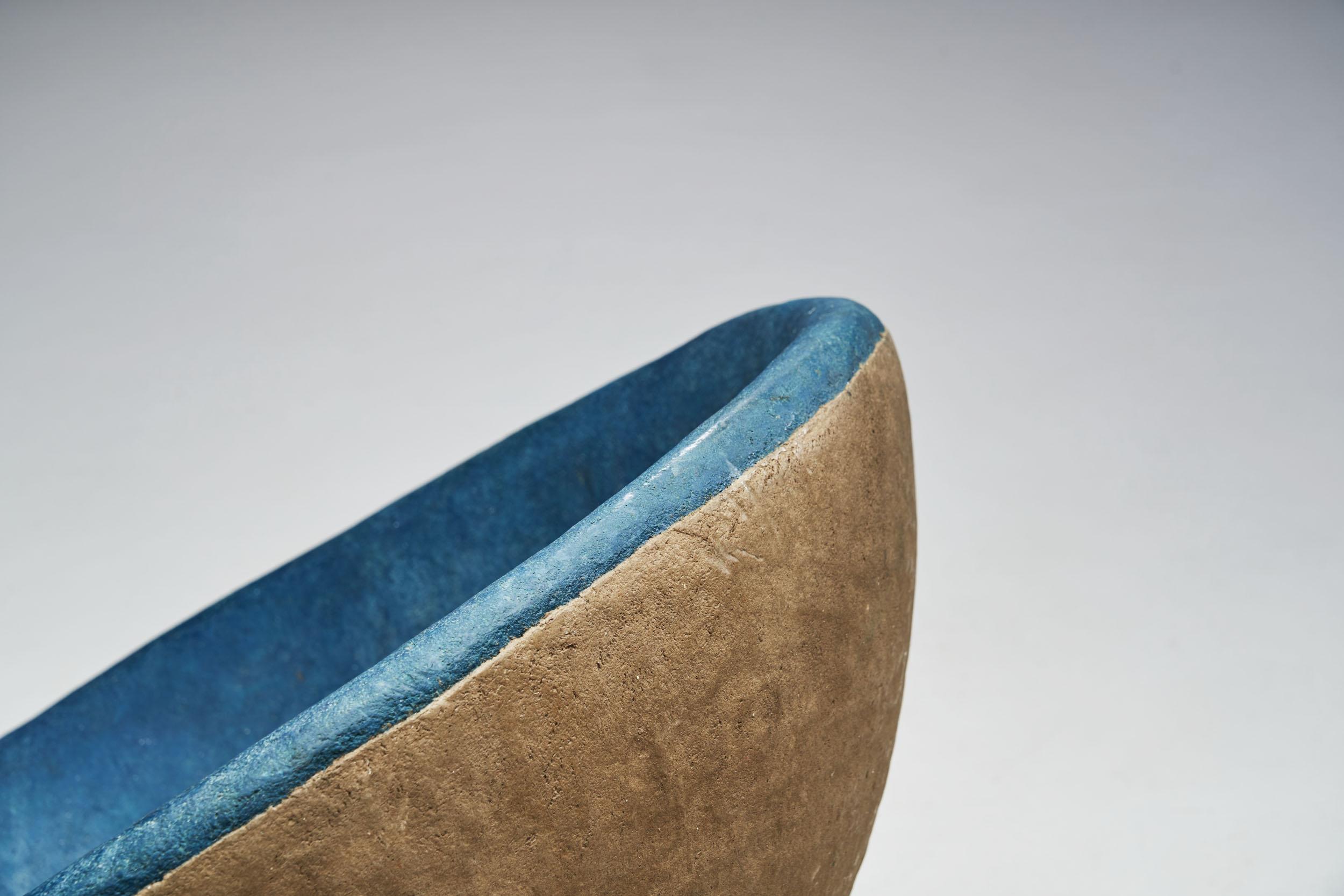 Tripod Chair in Blue and Gray Resin, France 1970s For Sale 3