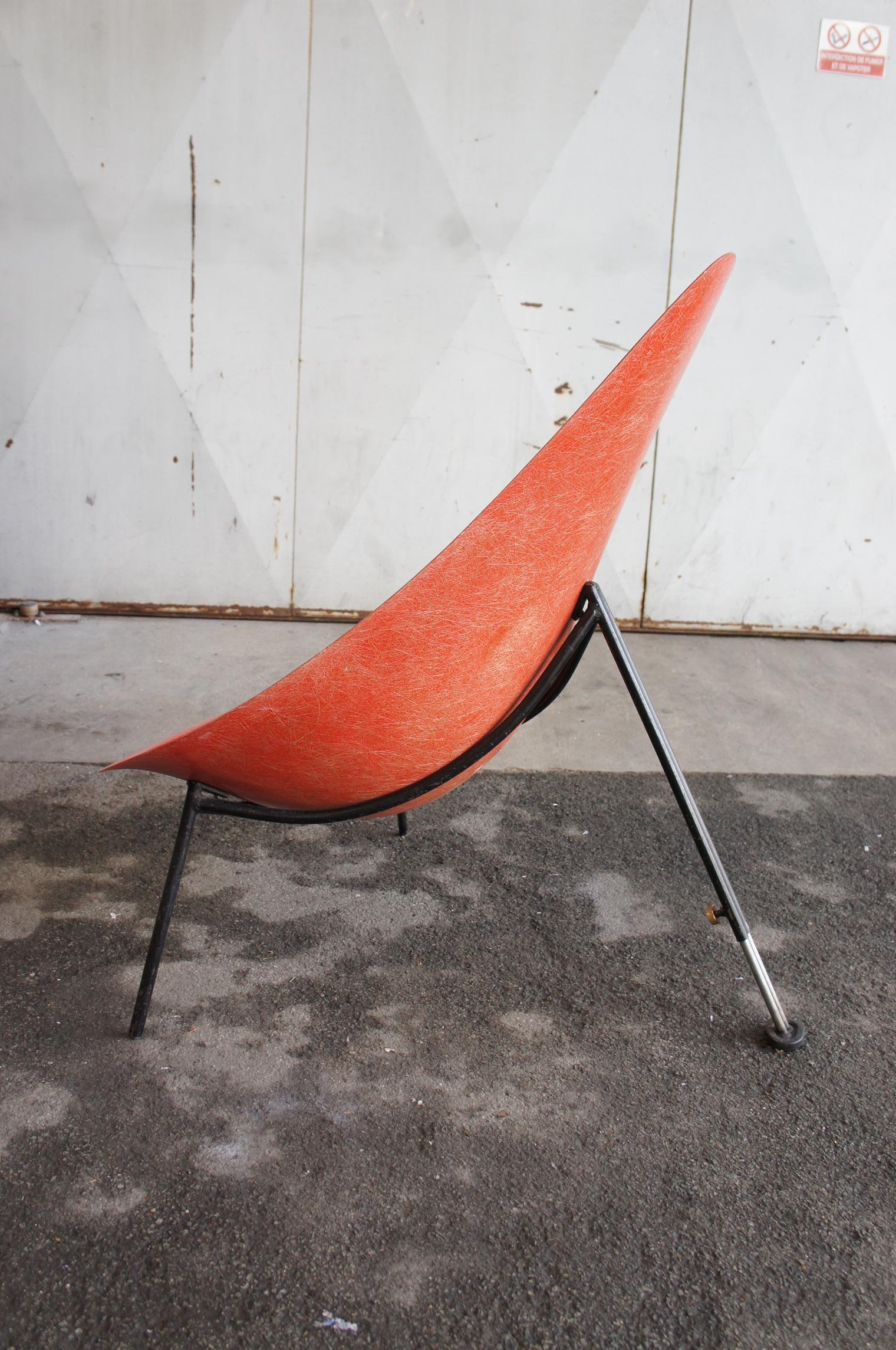 chaise tripode  Merat  édition 1950 Bon état à PARIS, FR