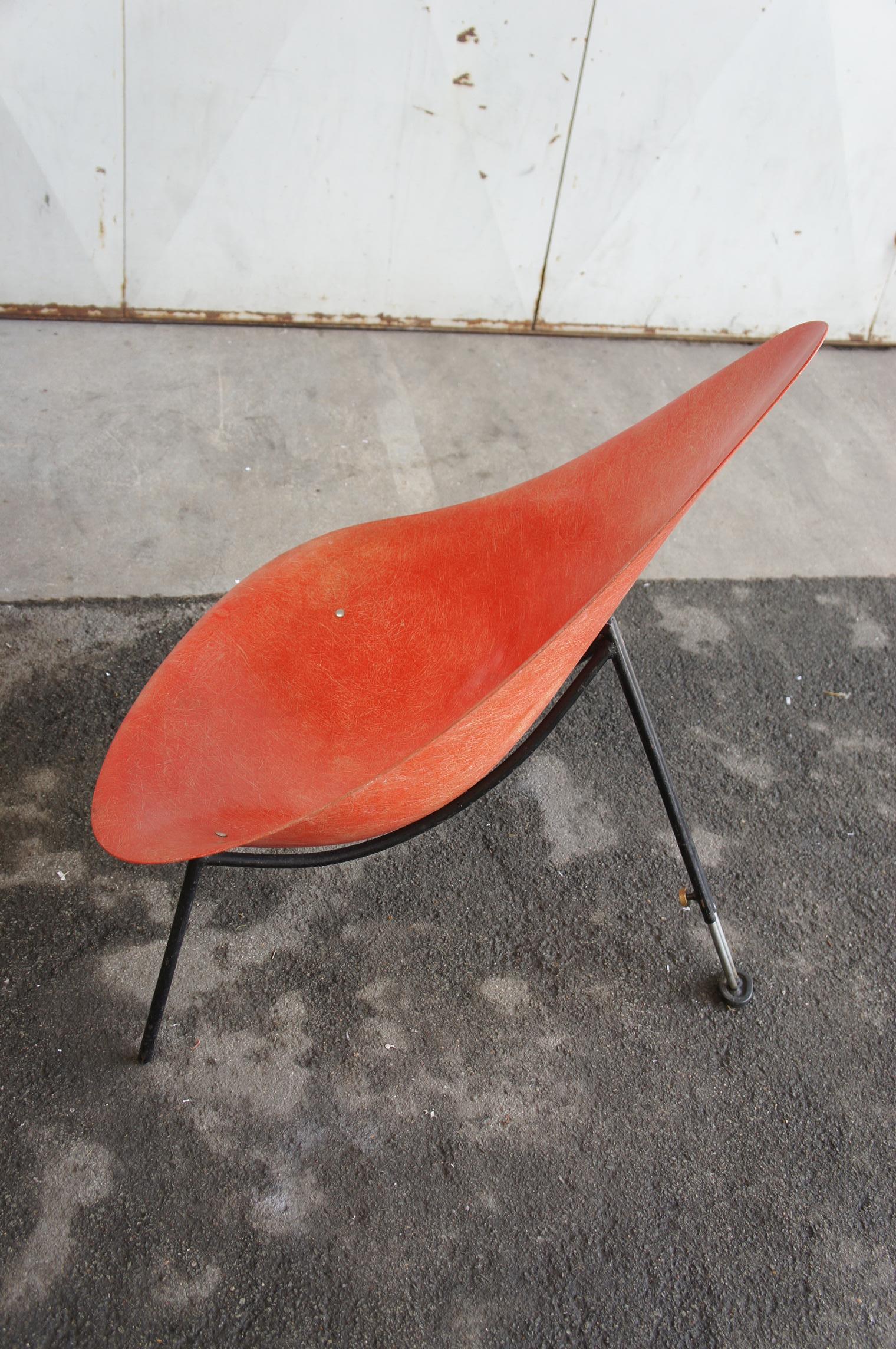 Milieu du XXe siècle chaise tripode  Merat  édition 1950