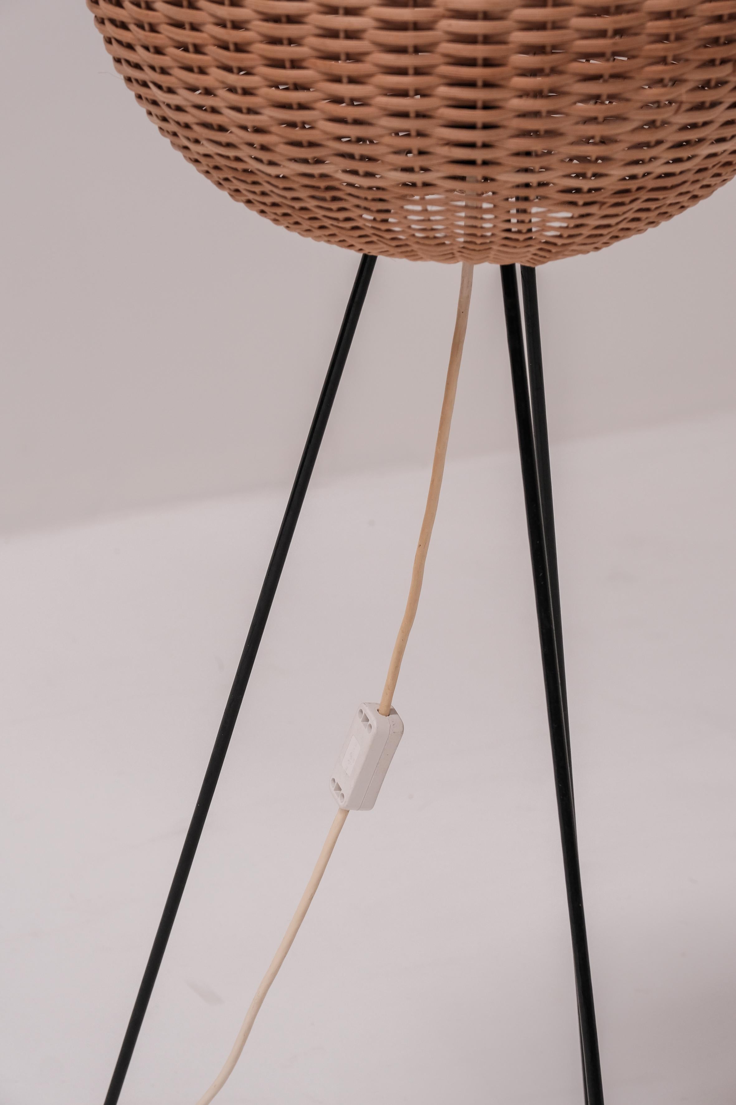 20th Century Tripod cocoon floorlamp, woven ratan 70ties