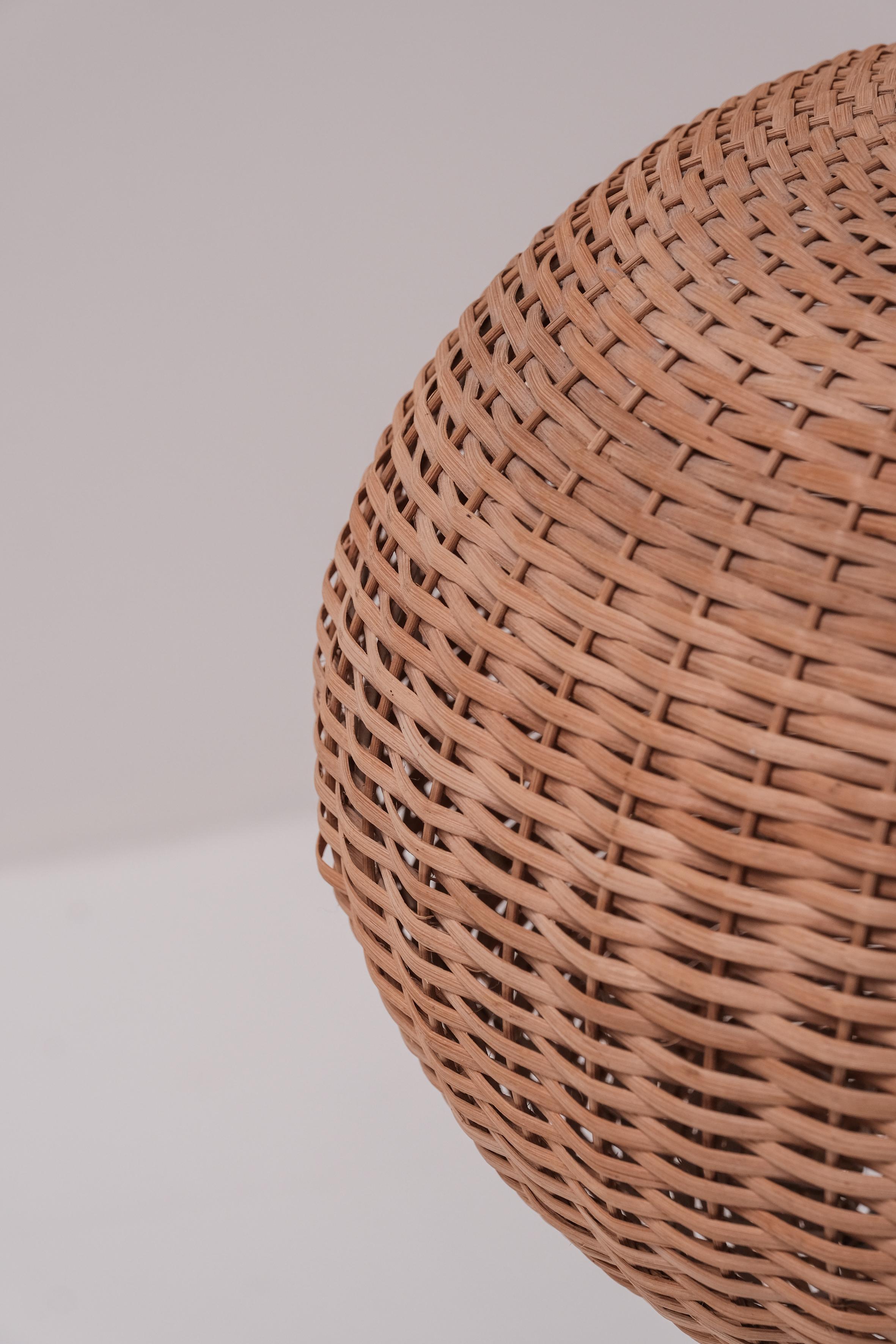 Tripod cocoon floorlamp, woven ratan 70ties 1