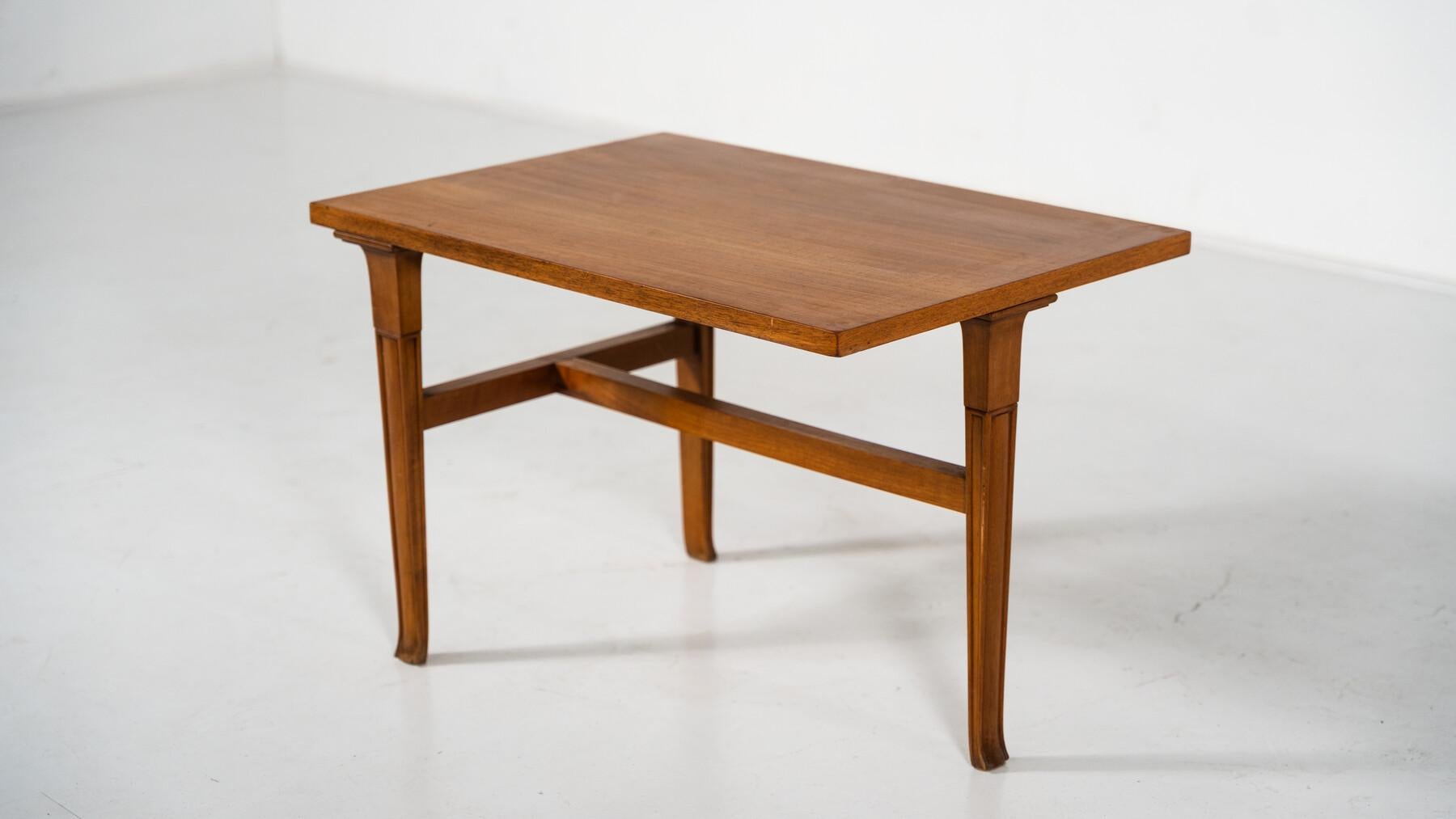 Tripod Coffee Table by T.H. Robsjohn-Gibbings for Saridis For Sale 3